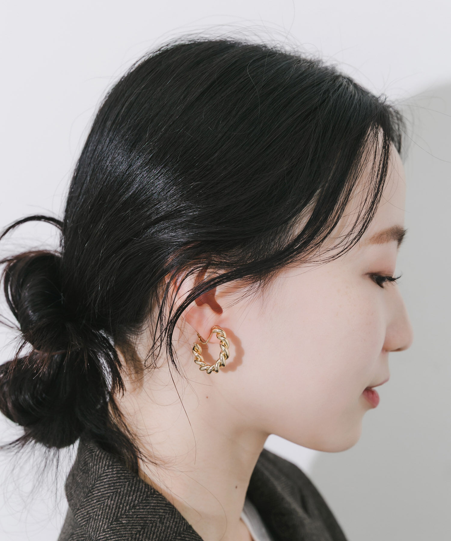SMELLY「ボリュームツイストフープイヤリング」|イヤリング|