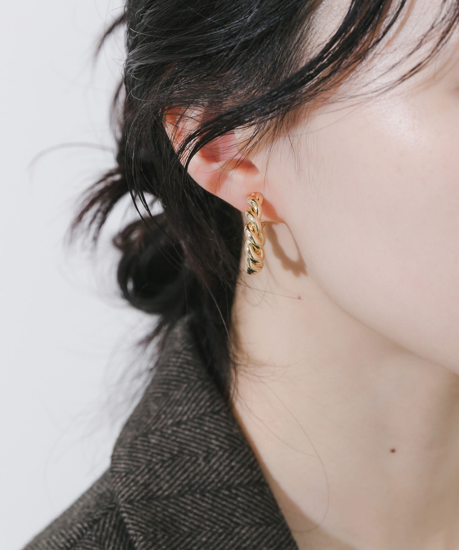 SMELLY「ボリュームツイストフープイヤリング」|イヤリング|