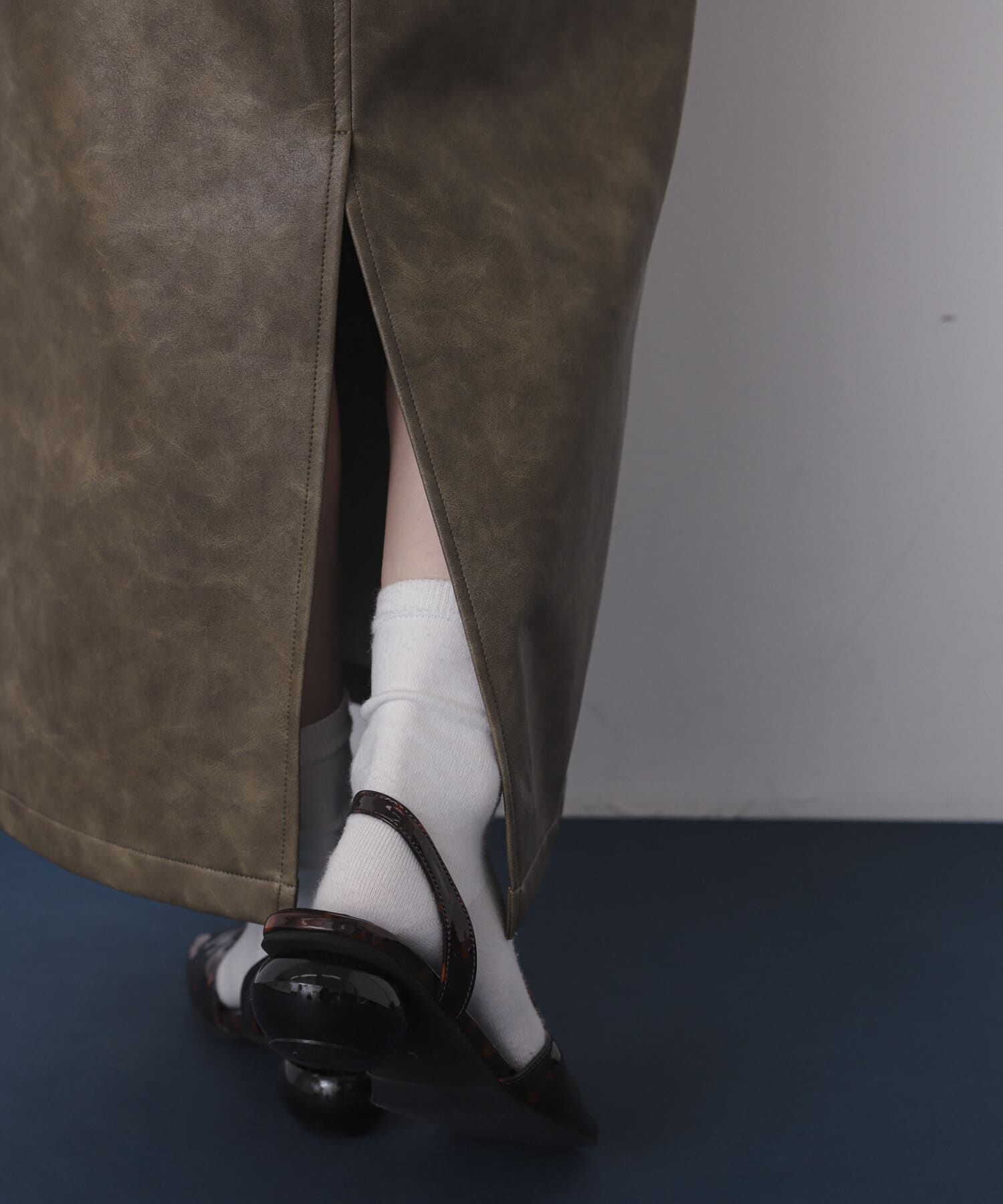 SENSE OF PLACE by URBAN RESEARCH「ヴィンテージレザーライクペンシルスカート」|スカート|