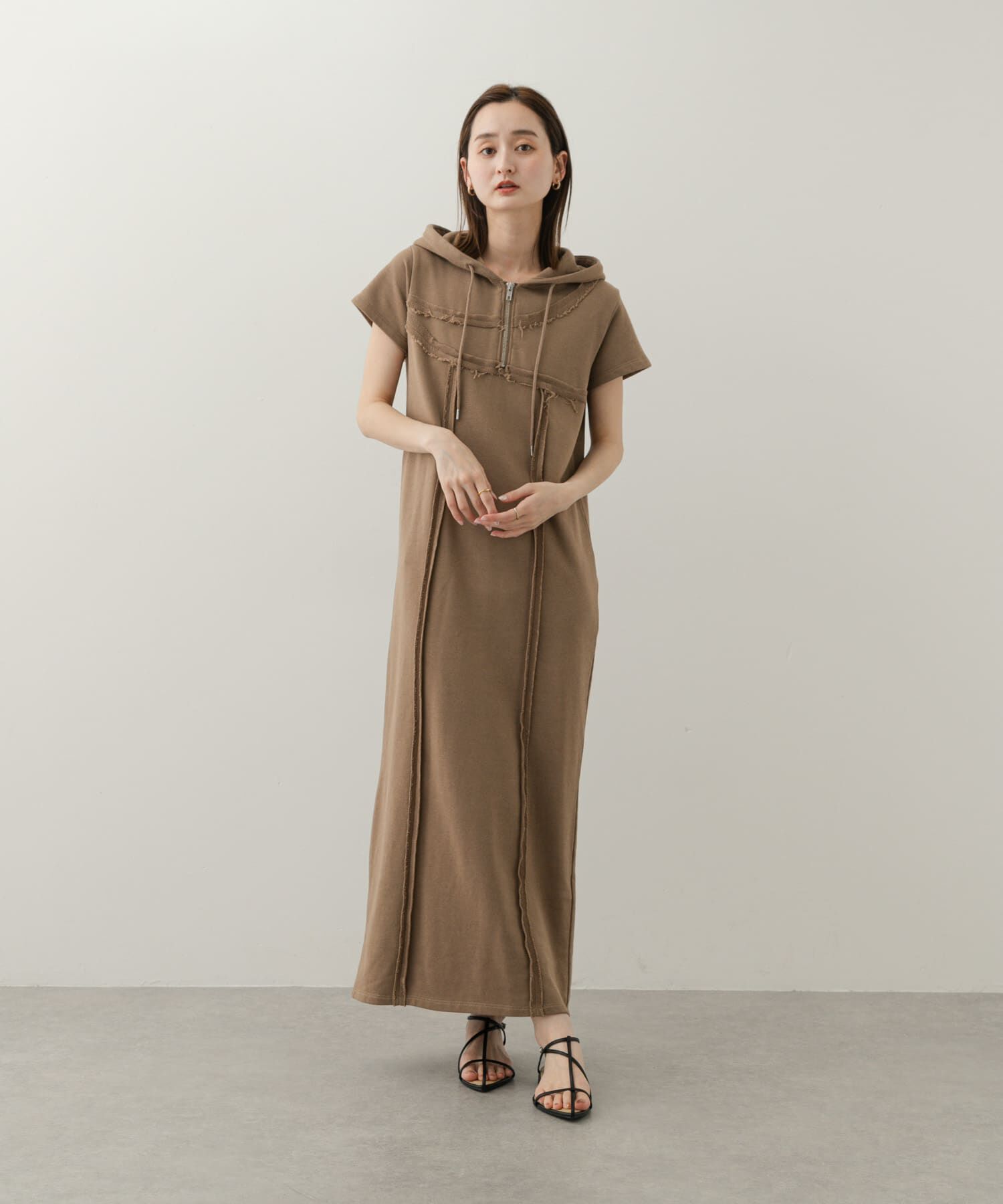 SENSE OF PLACE by URBAN RESEARCH「フーディージップワンピース」|ワンピース|