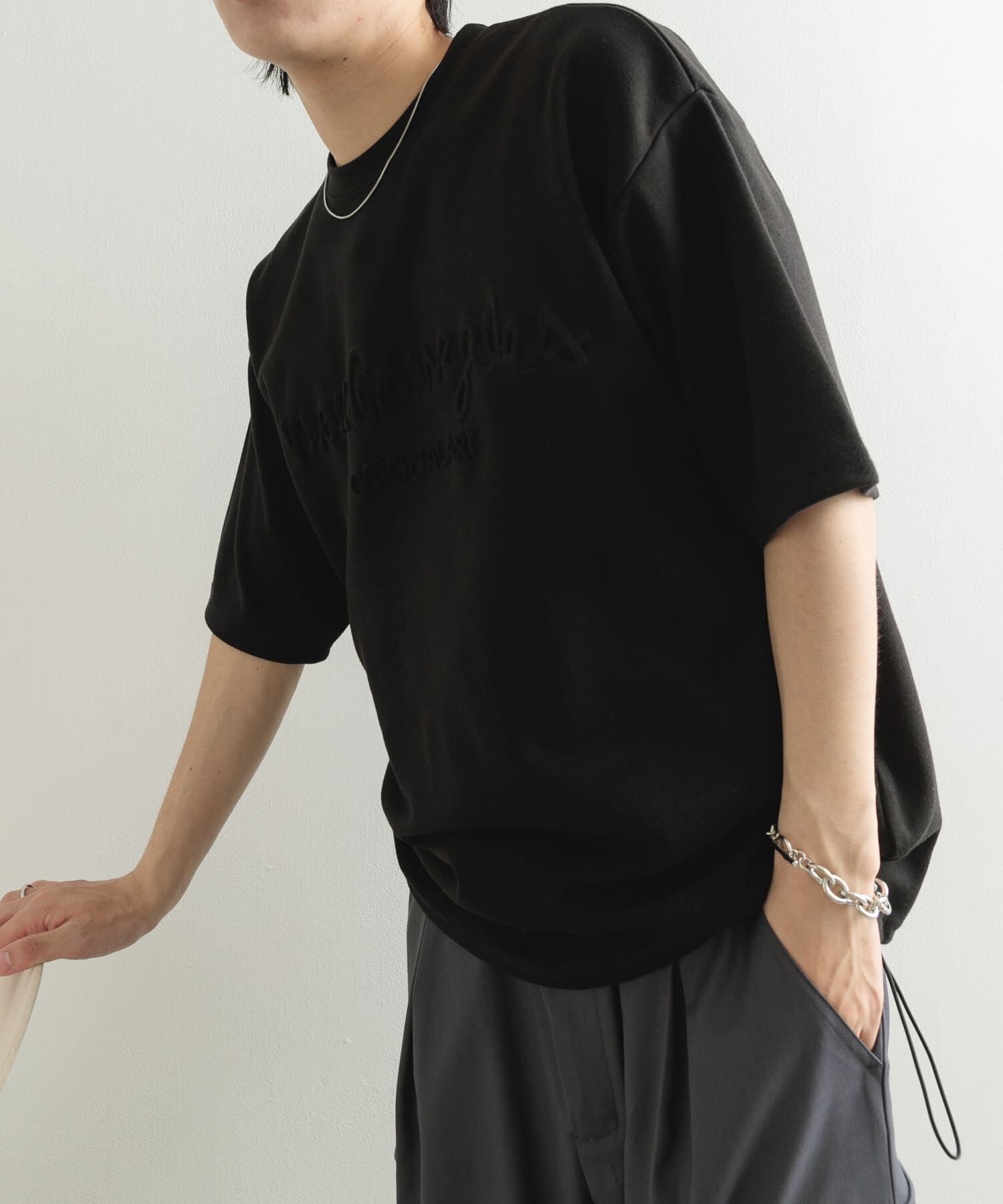 SENSE OF PLACE by URBAN RESEARCH「『WEB限定』Mark Gonzales　プリントクルーネックドローコードTシャツ」|Tシャツ・カットソー|