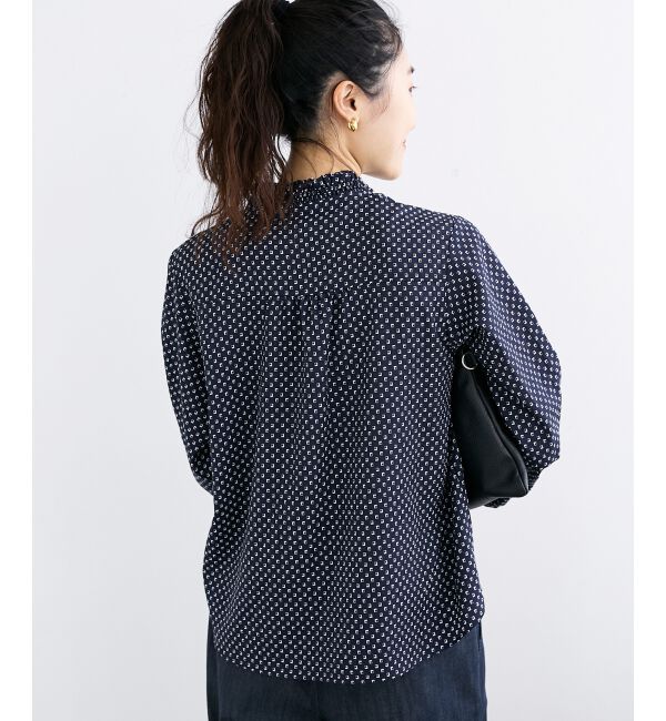  「《手洗い可能》シャーリングネック幾何柄ブラウス」|シャツ・ブラウス|