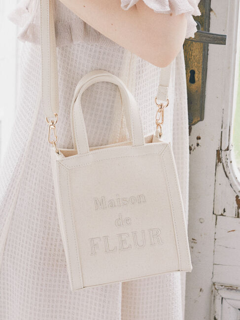 Maison de FLEUR「EC限定ロゴ刺繍スクエア2Wayトートバッグ」|その他|ホワイト