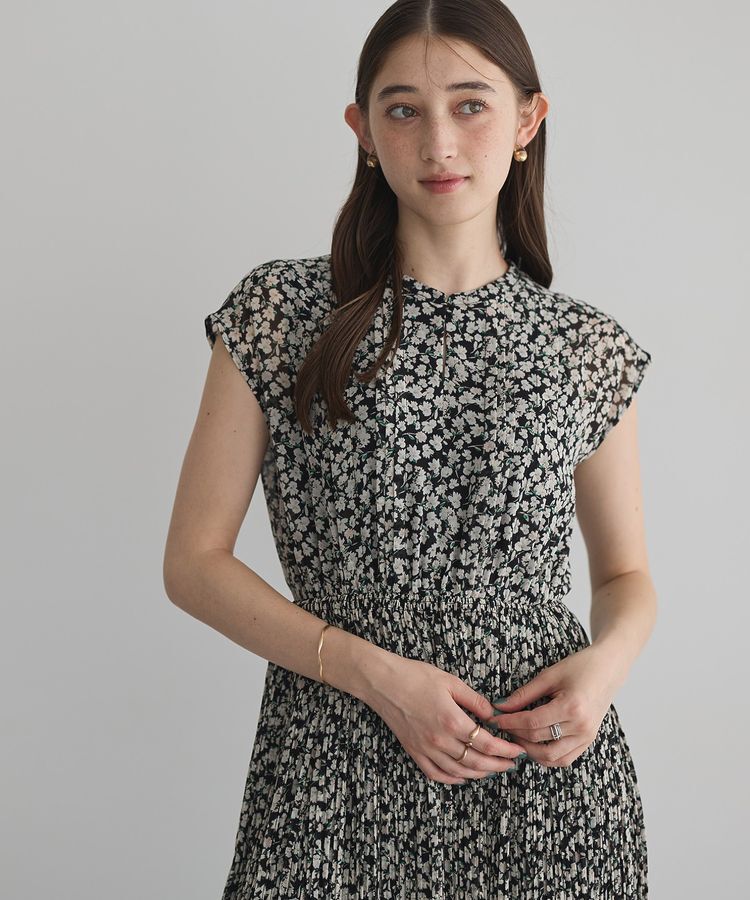 YECCA VECCA「小花柄プリーツワンピース」|ワンピース|Black