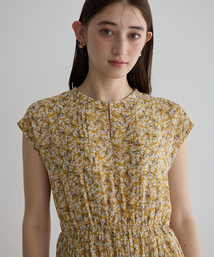 YECCA VECCA「小花柄プリーツワンピース」|ワンピース|