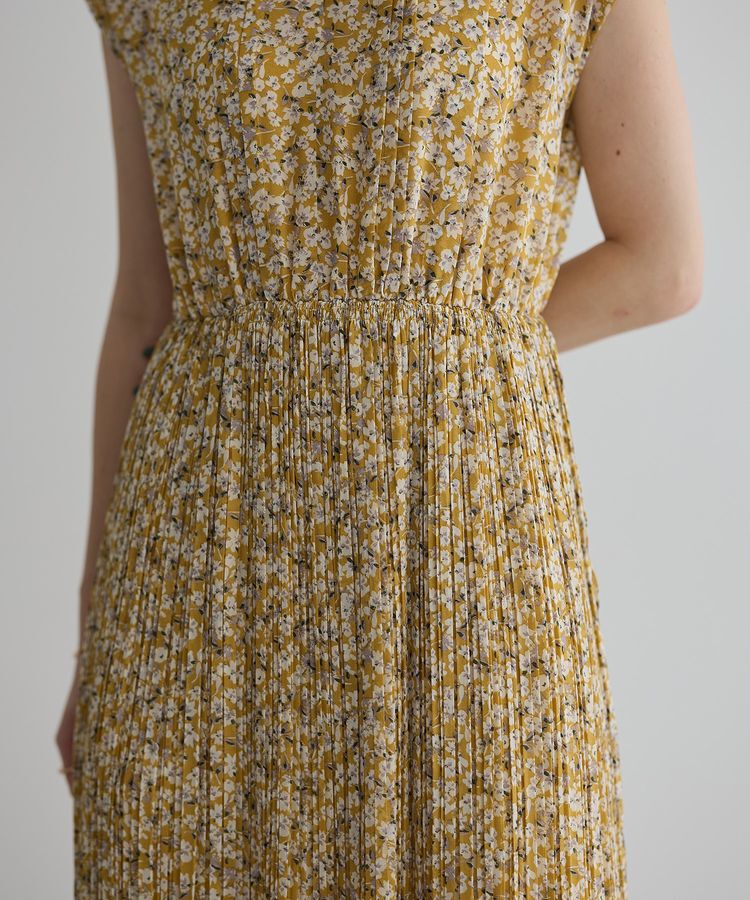 YECCA VECCA「小花柄プリーツワンピース」|ワンピース|