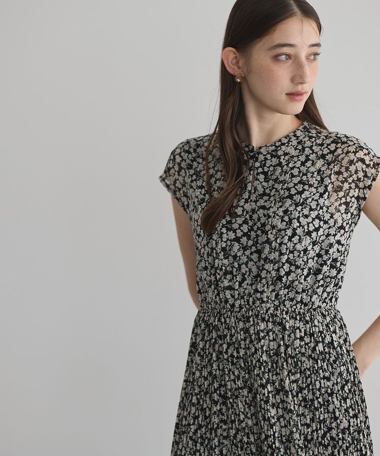 YECCA VECCA「小花柄プリーツワンピース」|ワンピース|