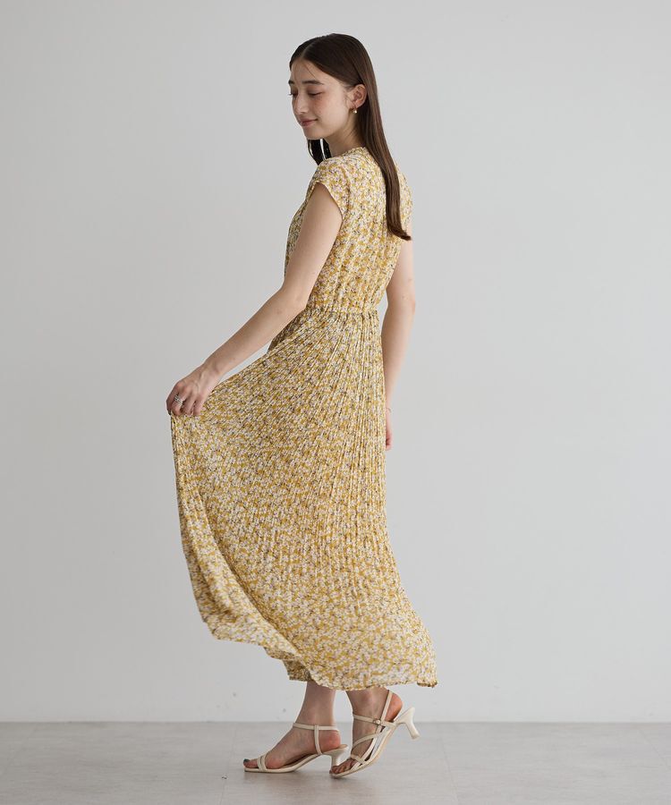 YECCA VECCA「小花柄プリーツワンピース」|ワンピース|