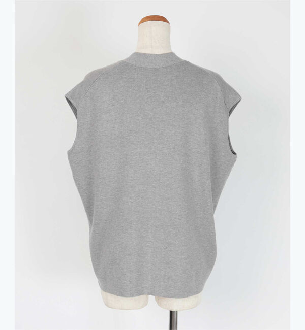 ur's「ゴールド釦Vネックフレンチスリーブニット」|ニット・セーター|