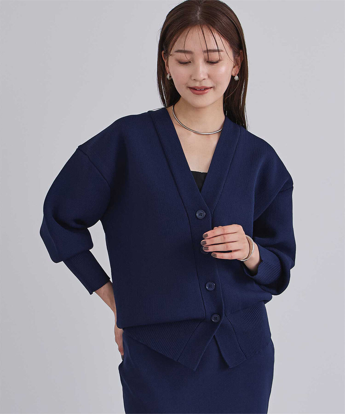 ur's「スポンディッシュVネックニットカーディガン」|ニット・セーター|