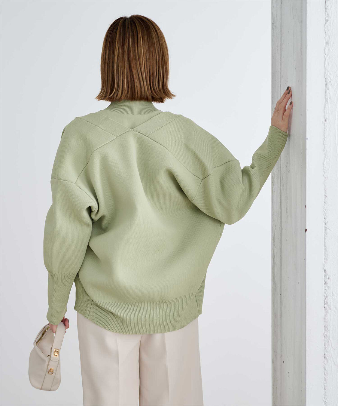 ur's「スポンディッシュVネックニットカーディガン」|ニット・セーター|