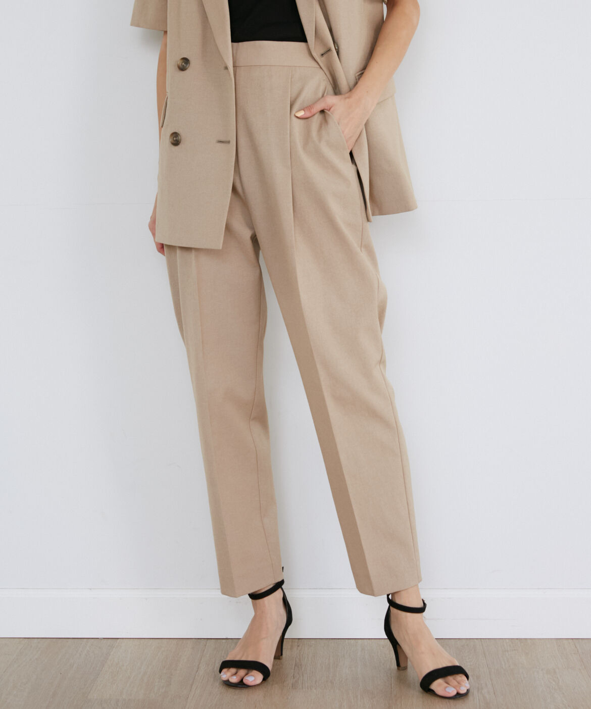 INED「《大きいサイズ》綿麻オックスタックテーパード」|スラックス|ベージュ2