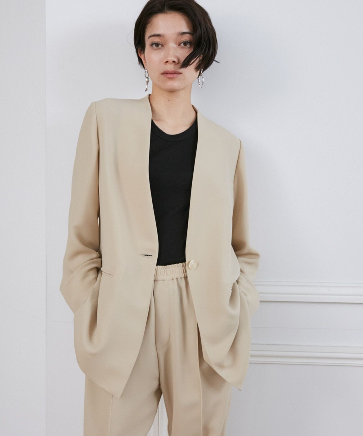 INED「《大きいサイズ》ダブルジョーゼットノーカラージャケット」|ノーカラージャケット|ベージュ2