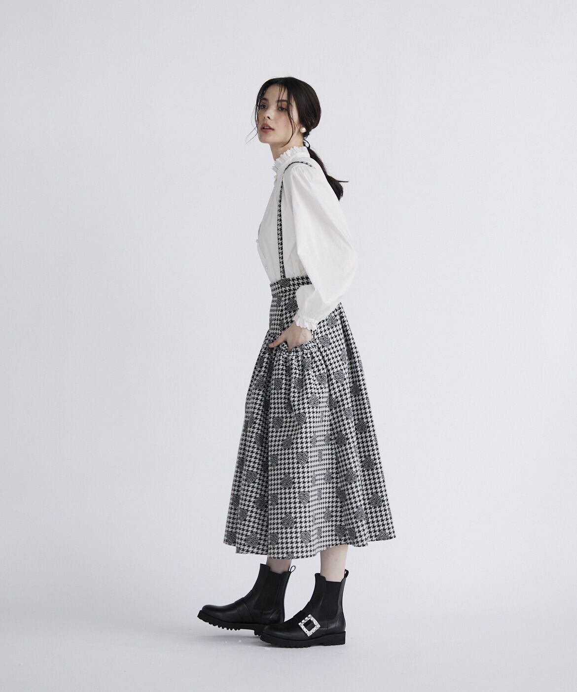 Maglie le cassetto「《プラスサイズ》スタンドフリルボリュームブラウス」|シャツ・ブラウス|