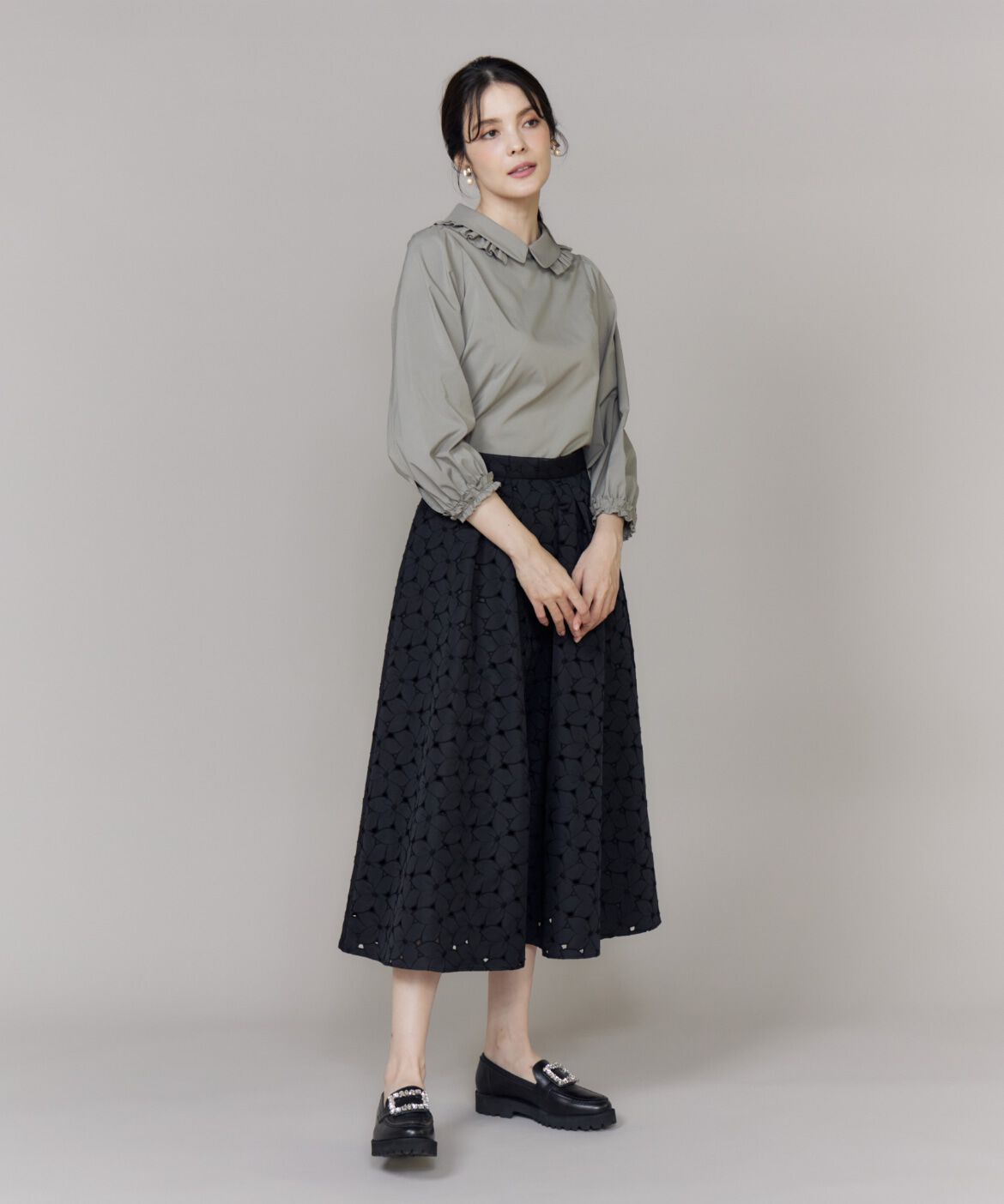 Maglie le cassetto「シルキーストレッチ衿フリルブラウス」|シャツ・ブラウス|