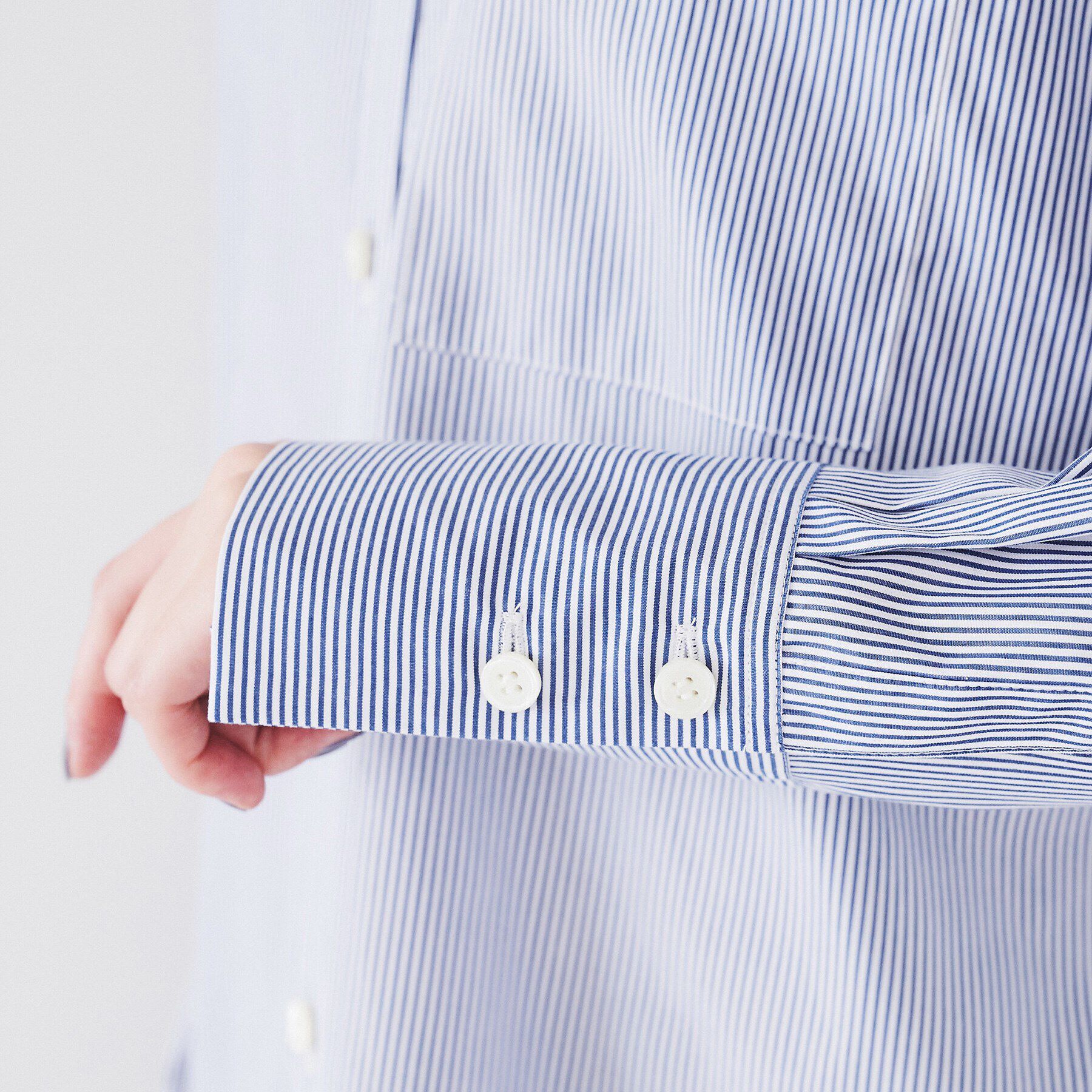 UNTITLED「【ニットと重ね着にもおすすめ】ワイドシルエットストライプシャツ」|シャツ・ブラウス|