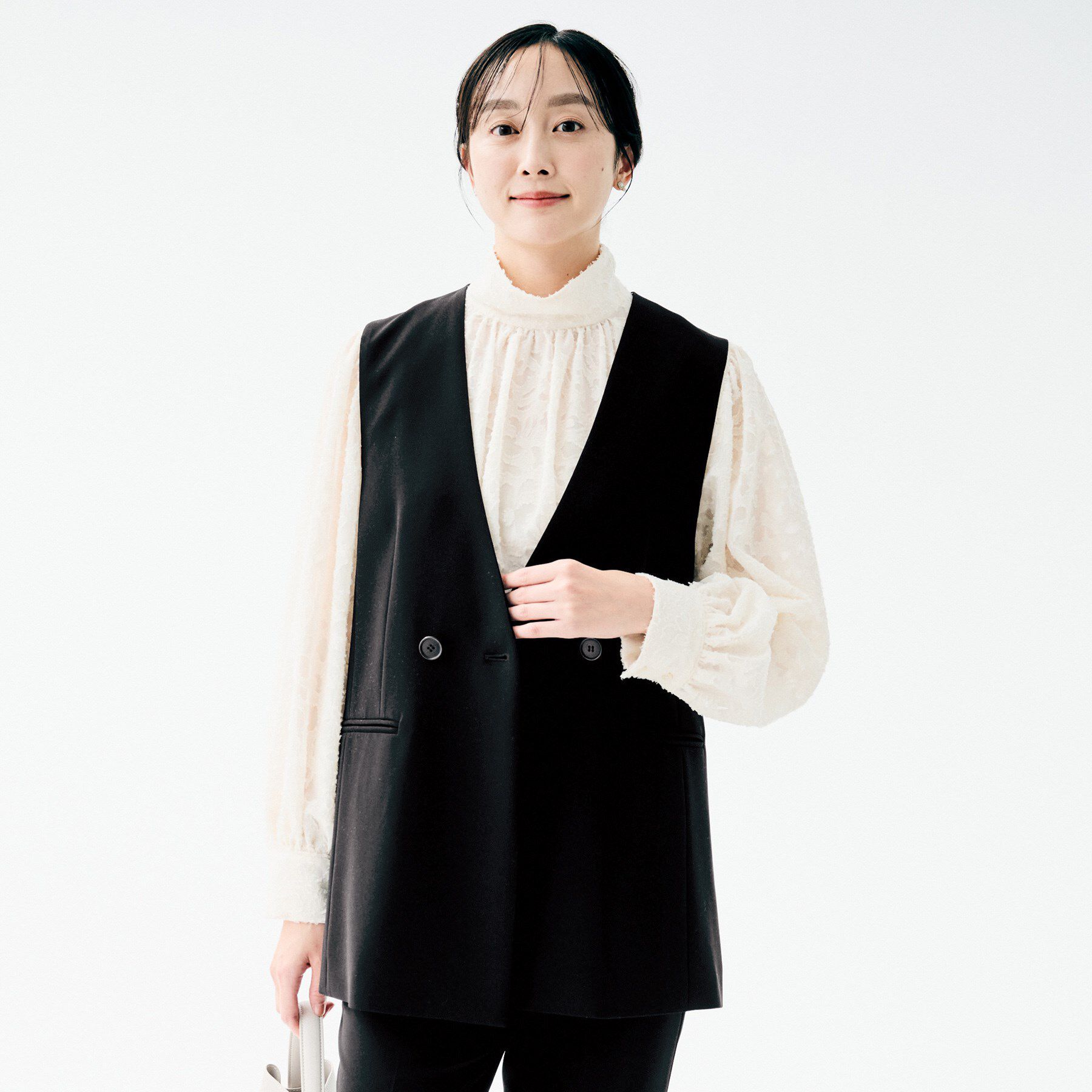 UNTITLED「バックラッフルジレ」|ベスト・ジレ|