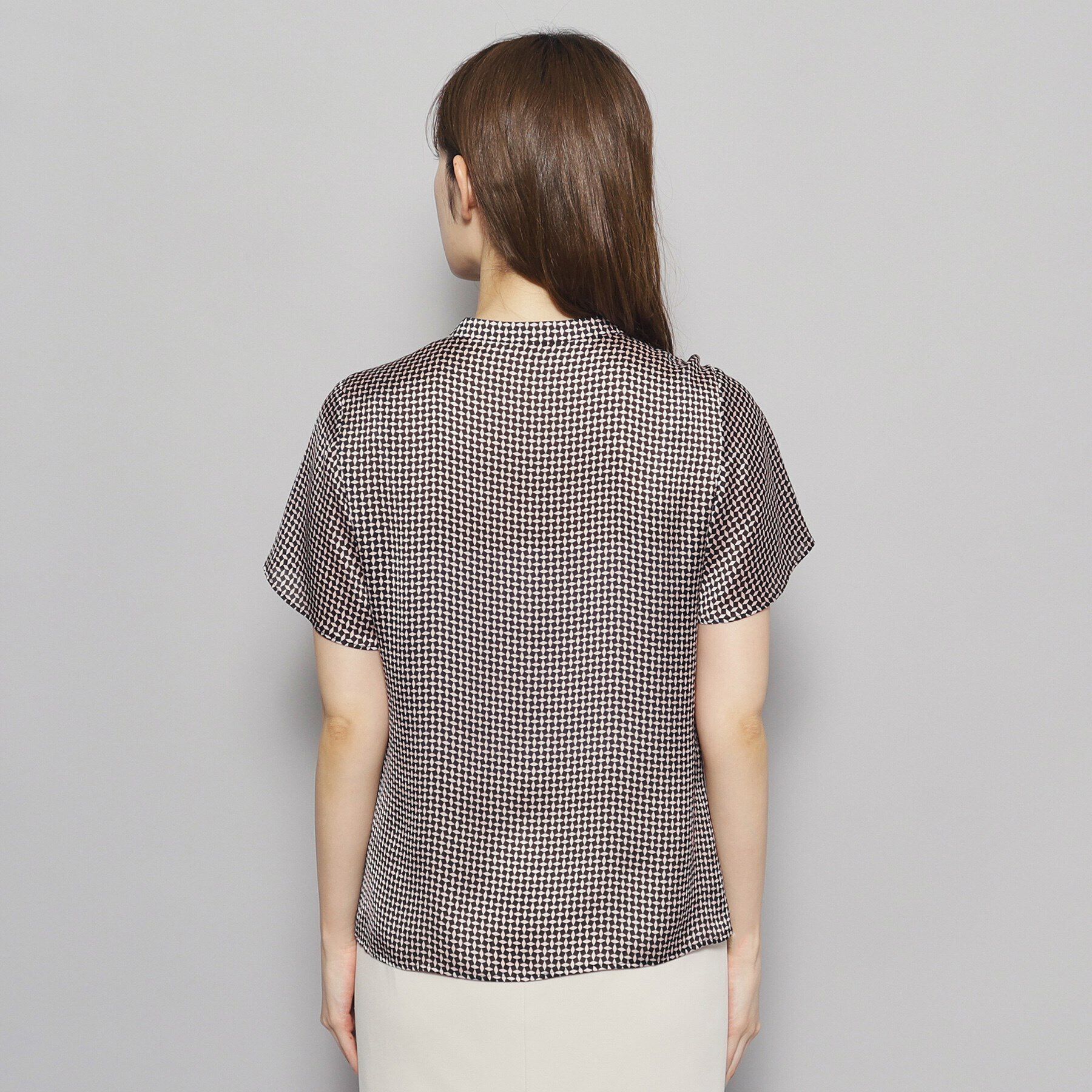 COUP DE CHANCE「【洗える／一枚着／ジャケットイン／通勤／幾何柄】女性らしいフリルデザインブラウス」|シャツ・ブラウス|