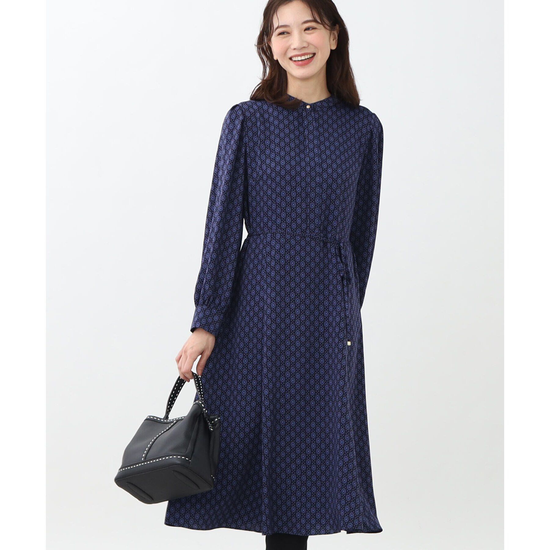Reflect「【WEB限定カラーあり／マシンウォッシュ可】幾何柄プリントワンピース」|ワンピース|ネイビー(194)