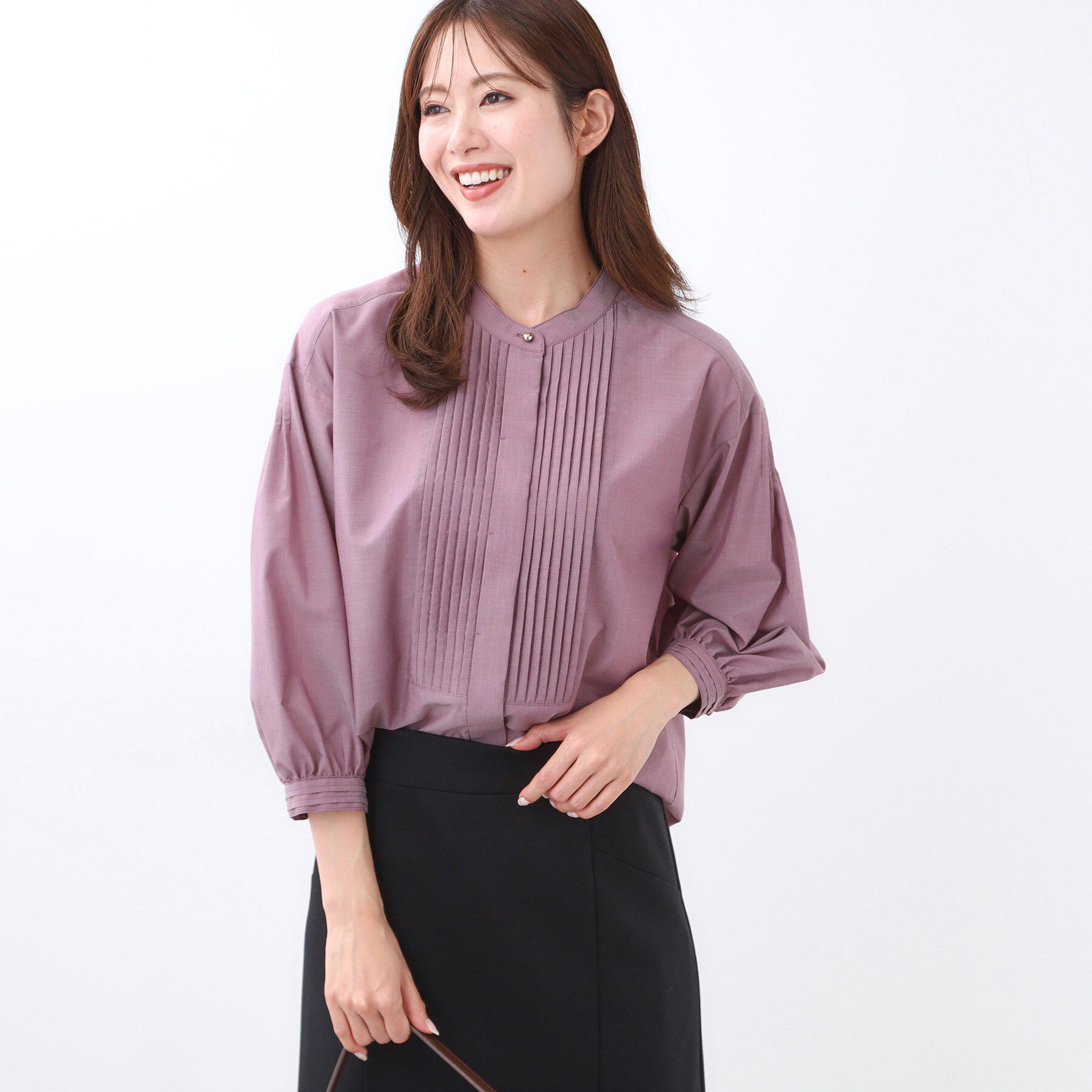 Reflect「【程よいゆとり感／体型カバー】ピンタックデザインシャンブレーブラウス」|シャツ・ブラウス|