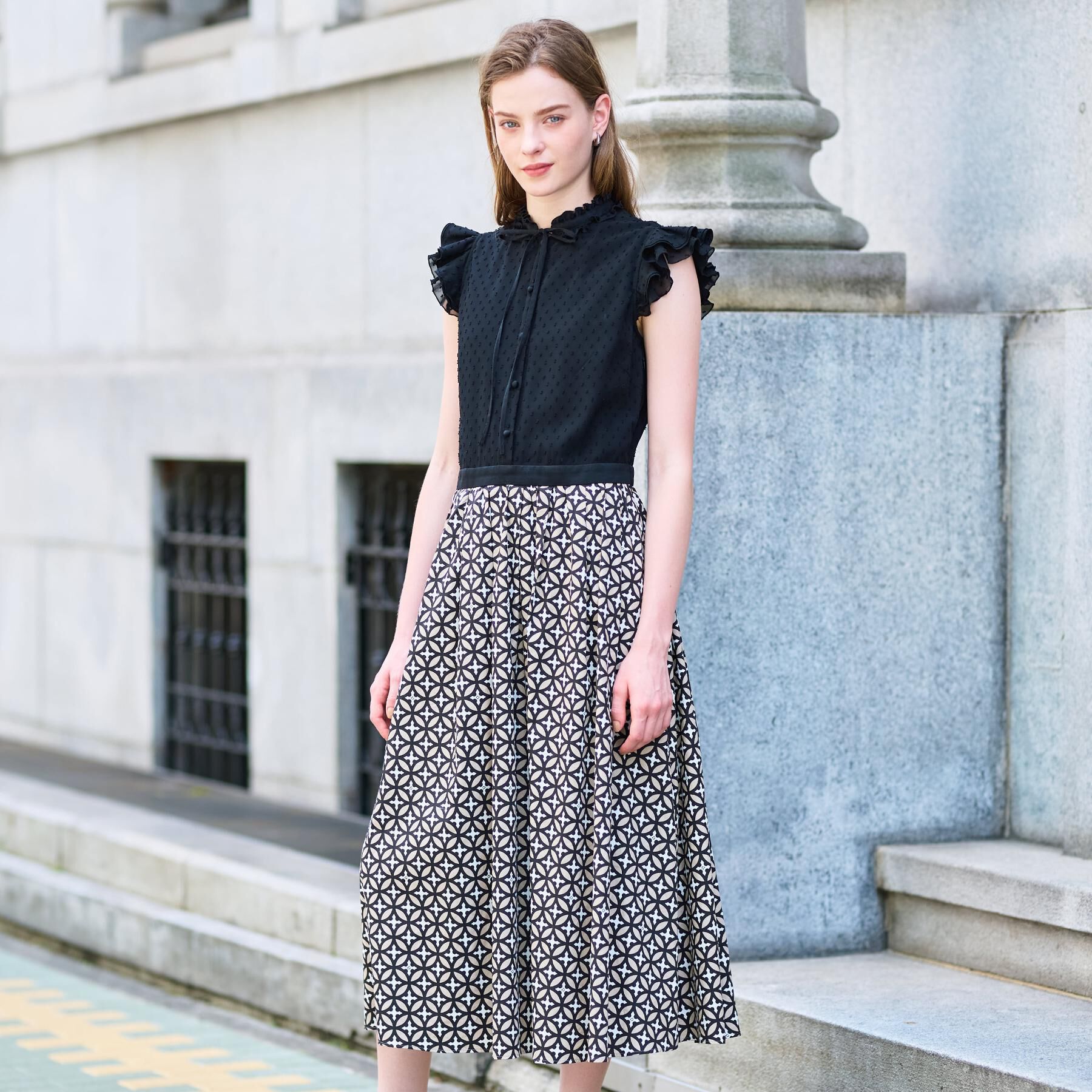 DRESSTERIOR「【大人百花春号掲載 モデル美香さん着用】ドットジャカードオーバーラップコンビドレス」|ワンピース|ブラック(519)