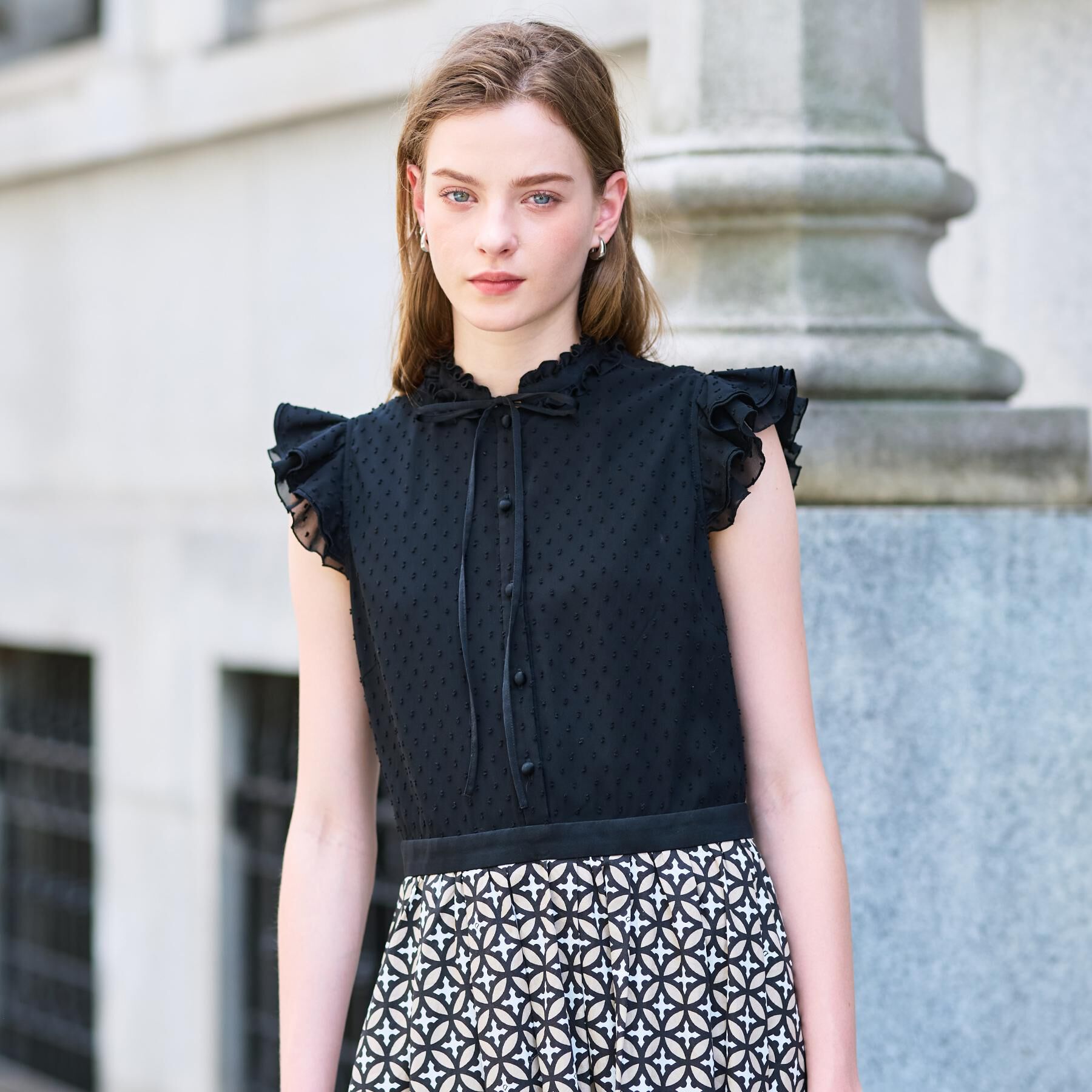 DRESSTERIOR「【大人百花春号掲載 モデル美香さん着用】ドットジャカードオーバーラップコンビドレス」|ワンピース|