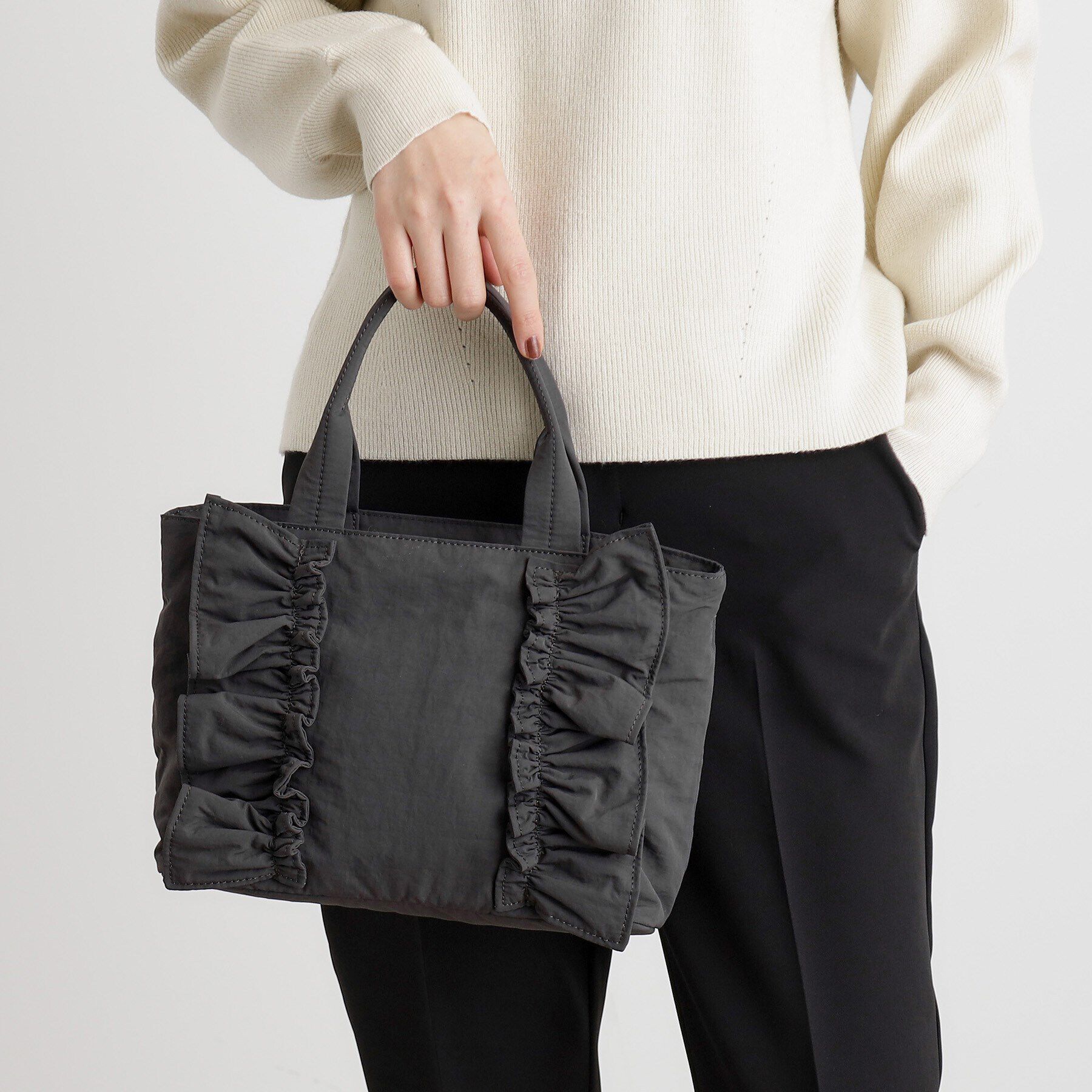 grove「縦フリルナイロン2WAYトート」|トートバッグ|チャコールグレー(0