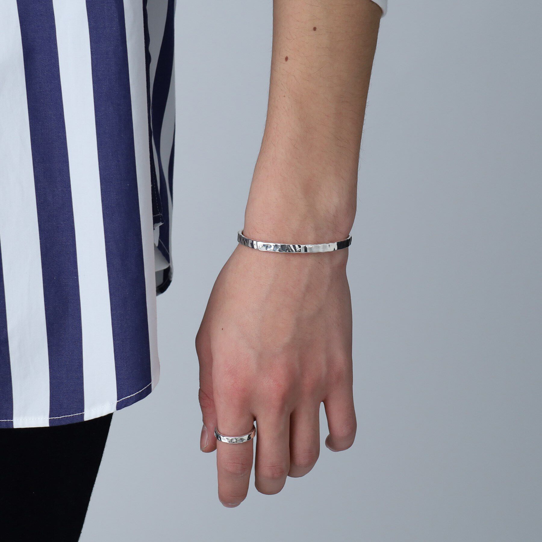 TAKEO KIKUCHI「【MADE IN JAPAN】テクスチャーシルバーバングル」|ブレスレット・バングル|