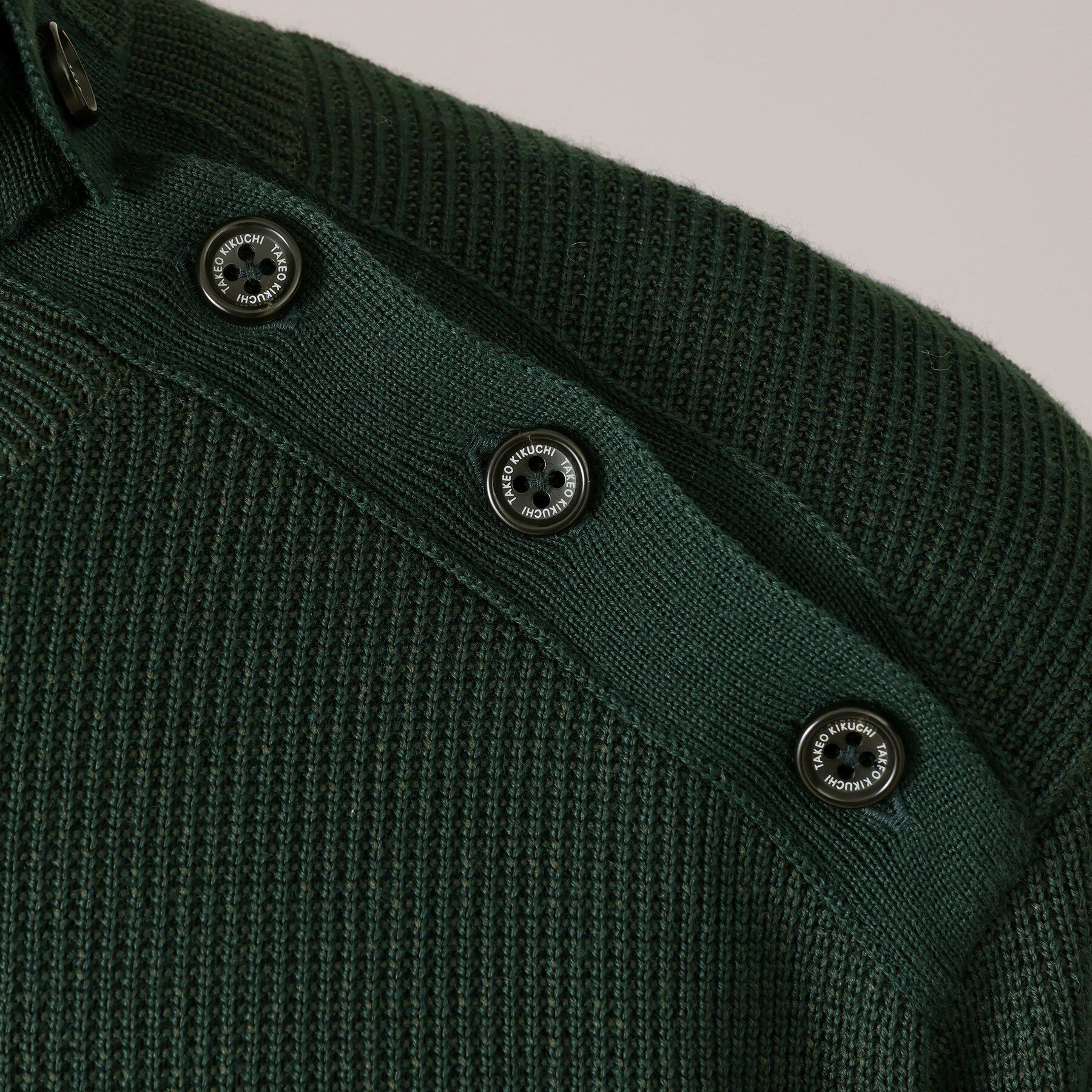 TAKEO KIKUCHI「【Made in JAPAN】ボタン タートルネック ニット」|ニット・セーター|