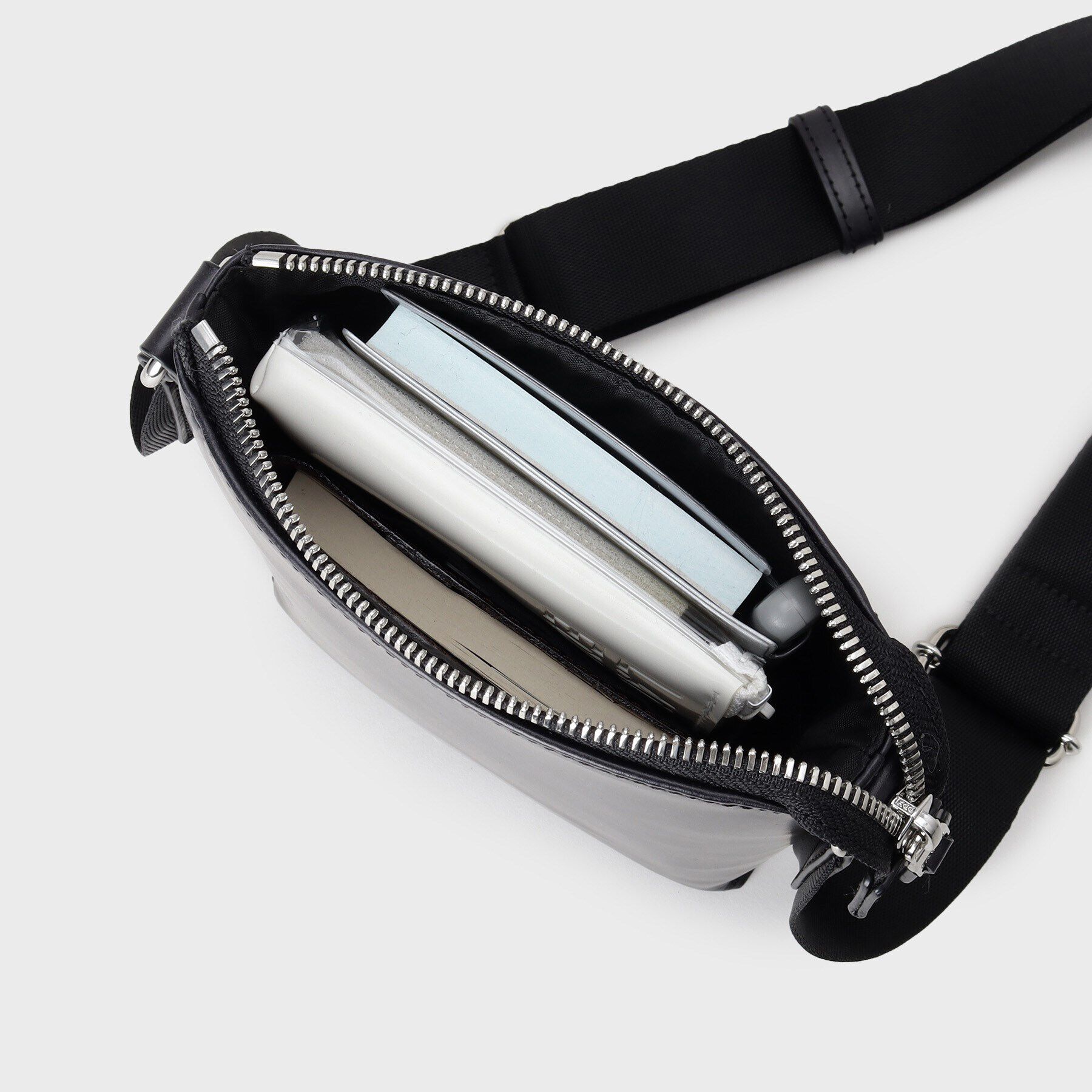 TAKEO KIKUCHI「【ヘビタンレザー】ミニショルダー バッグ」|ショルダー・メッセンジャー|