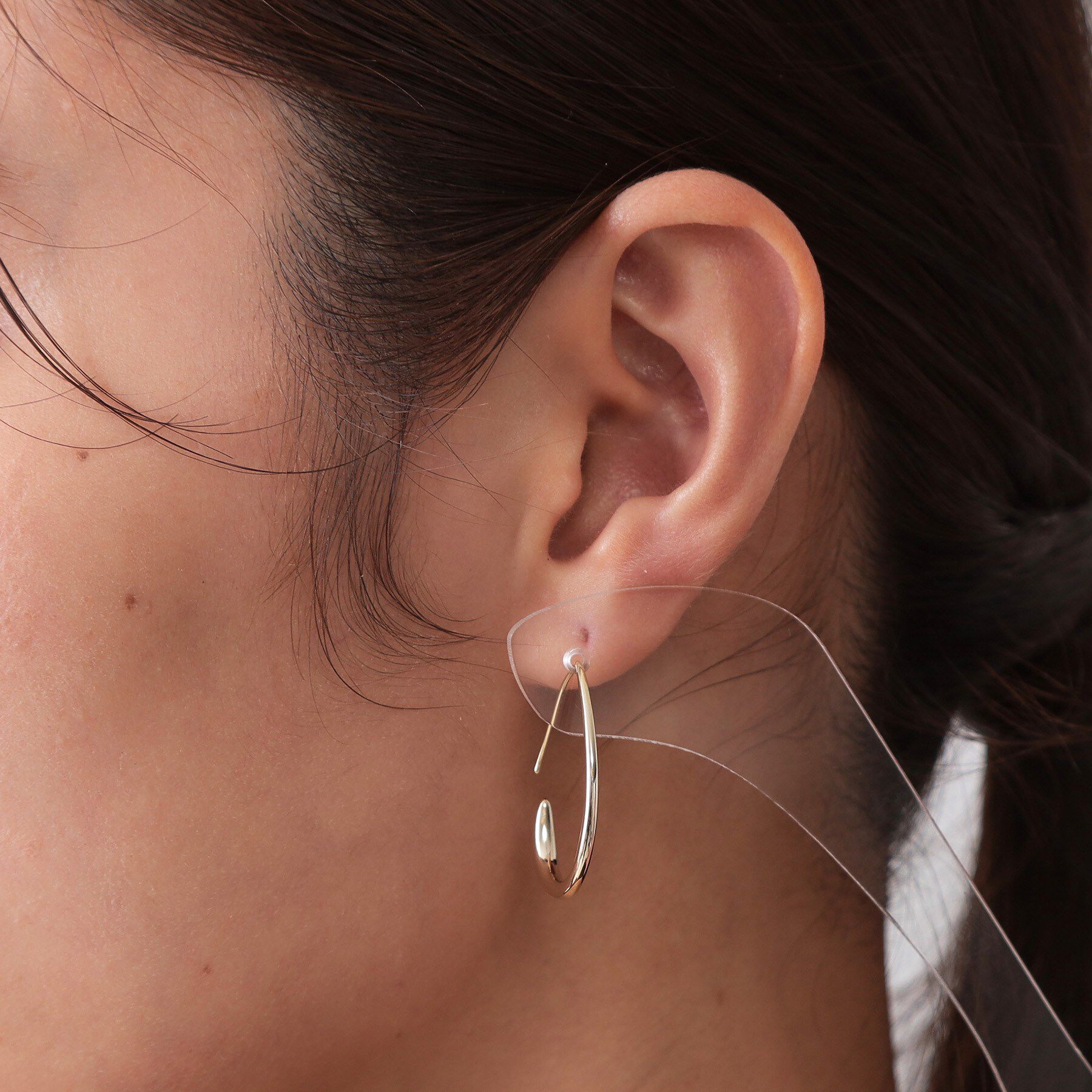 OPAQUE.CLIP「しずくメタルフープピアス」|ピアス|