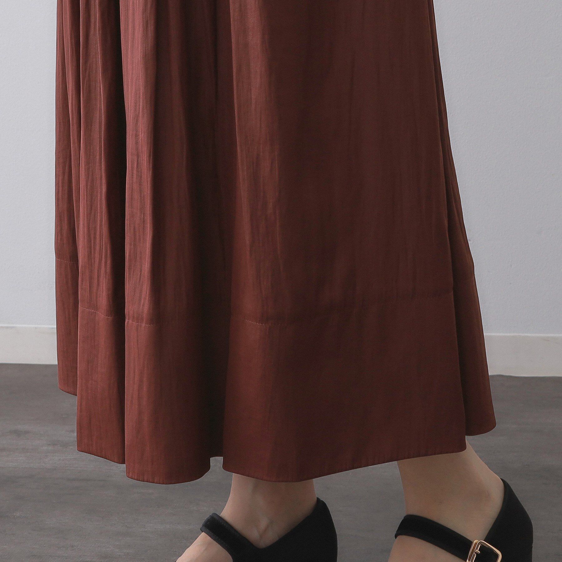 OPAQUE.CLIP「レザーライクタックフレアスカート【洗濯機洗い可】」|スカート|