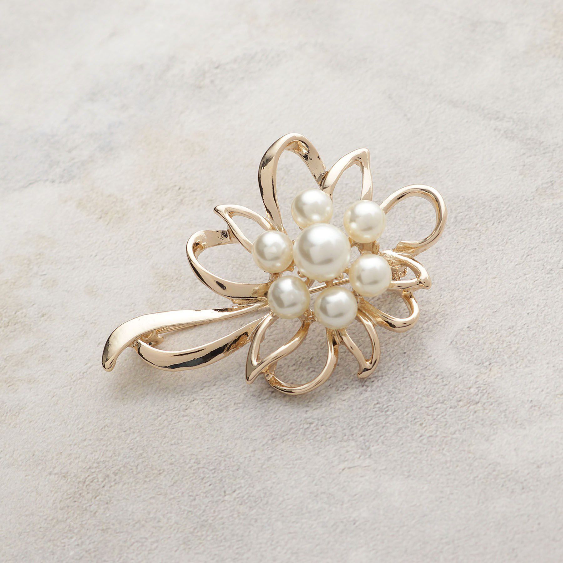 OPAQUE.CLIP「メタルフラワーフェイクパールブローチ」|ブローチ・コサージュ|