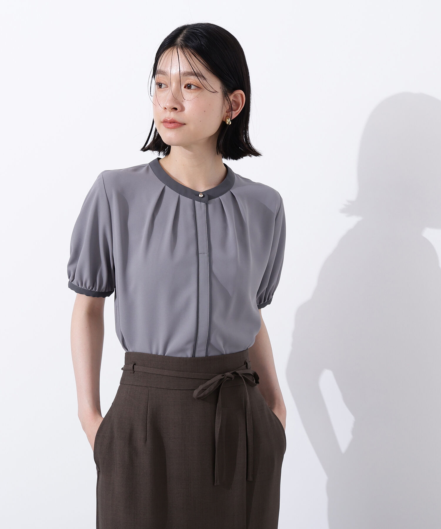  「バイカラートリミングブラウス」|シャツ・ブラウス|チャコールベ 2