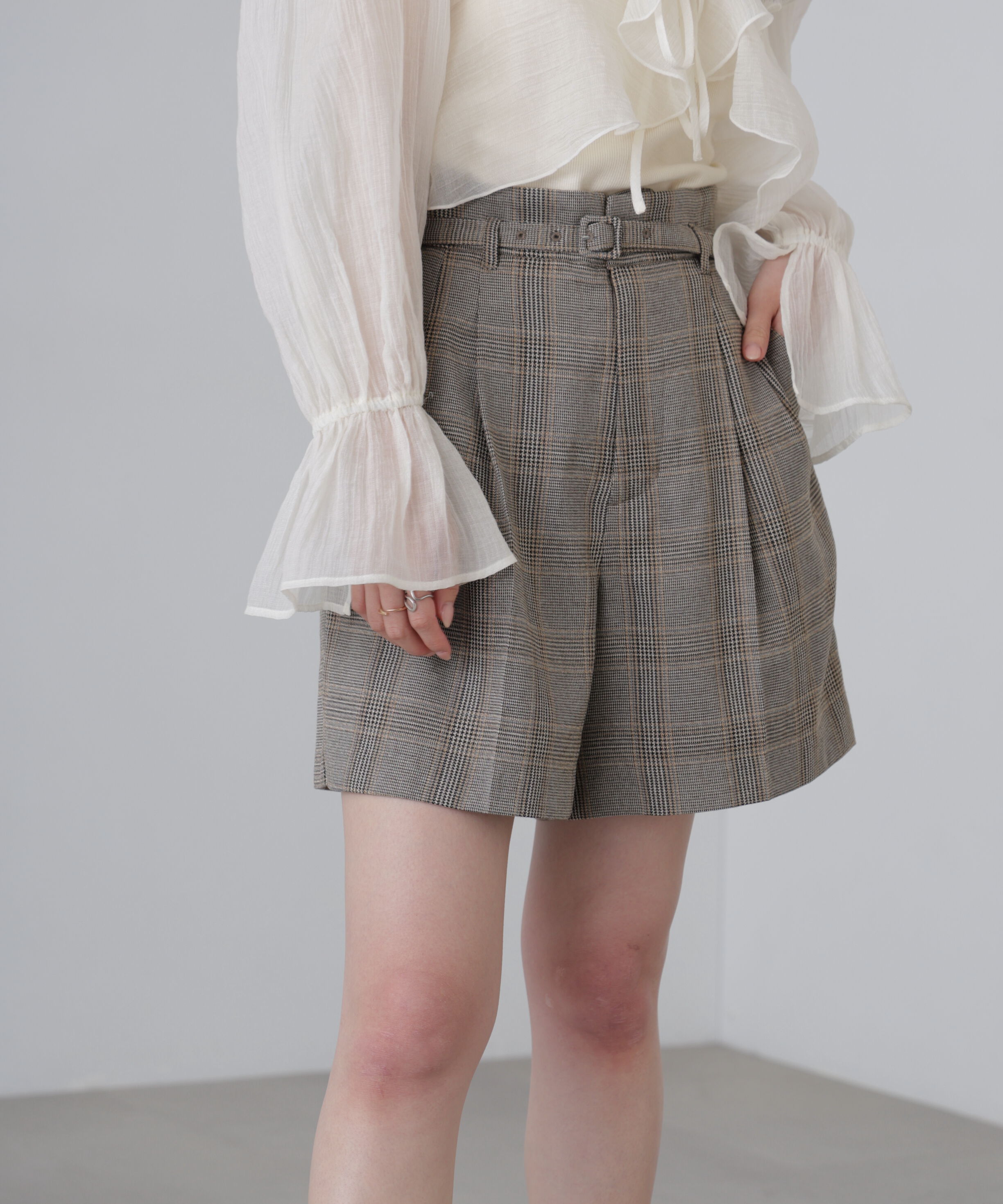  「麻調合繊タックベルト付きショートパンツ」|その他|