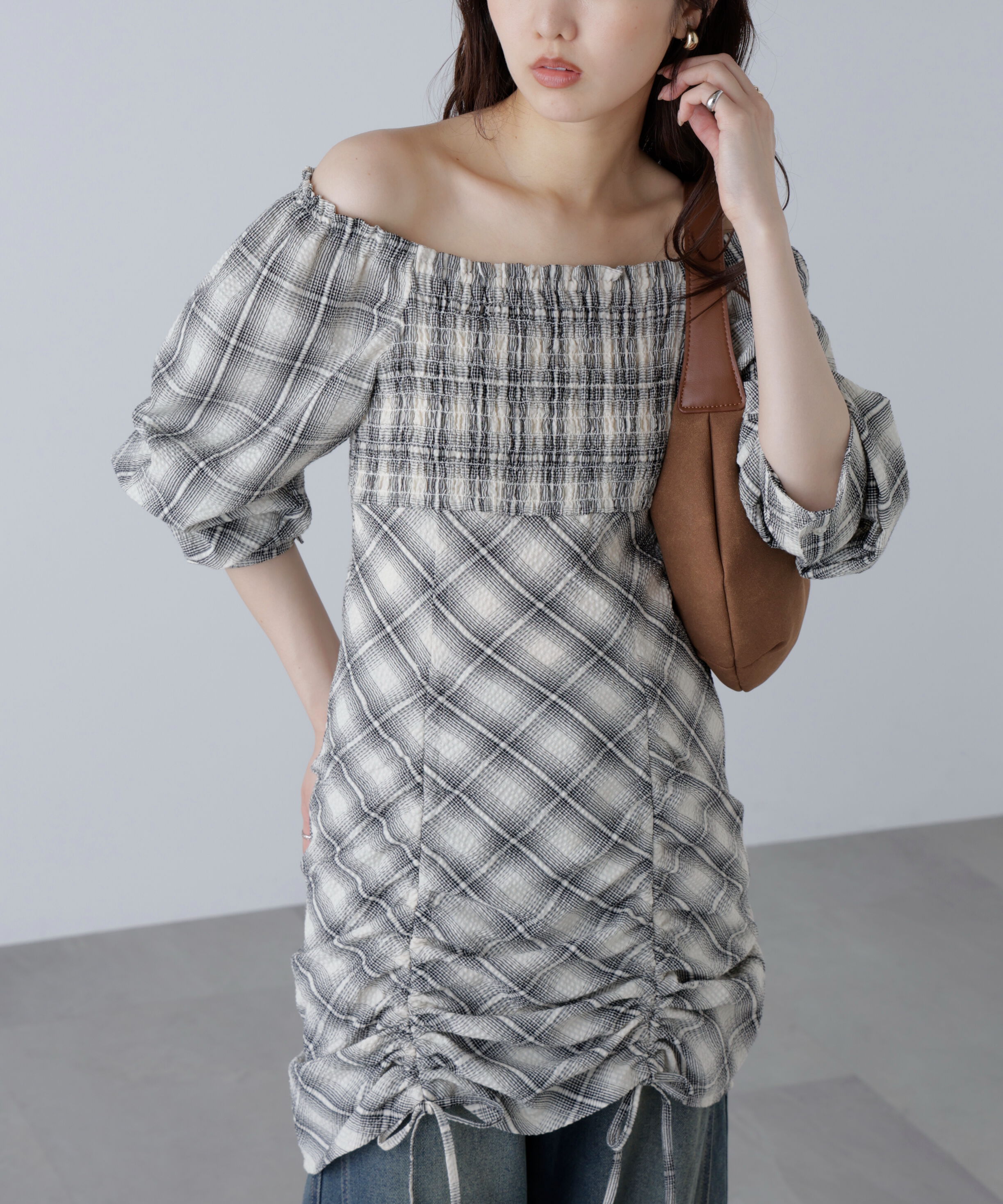  「シャーリングドロストリボンチェックミニワンピース」|ワンピース|オフベース1