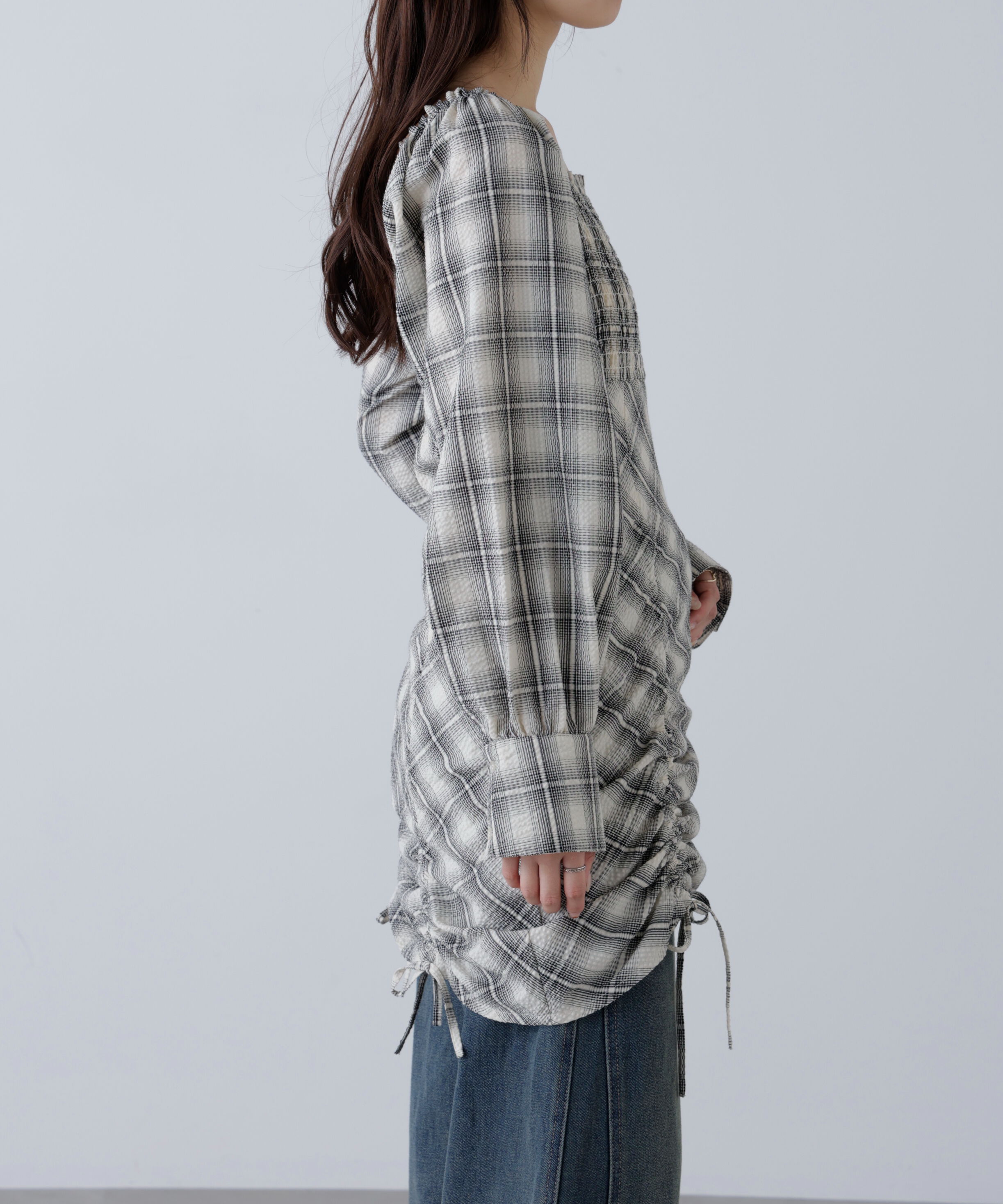  「シャーリングドロストリボンチェックミニワンピース」|ワンピース|