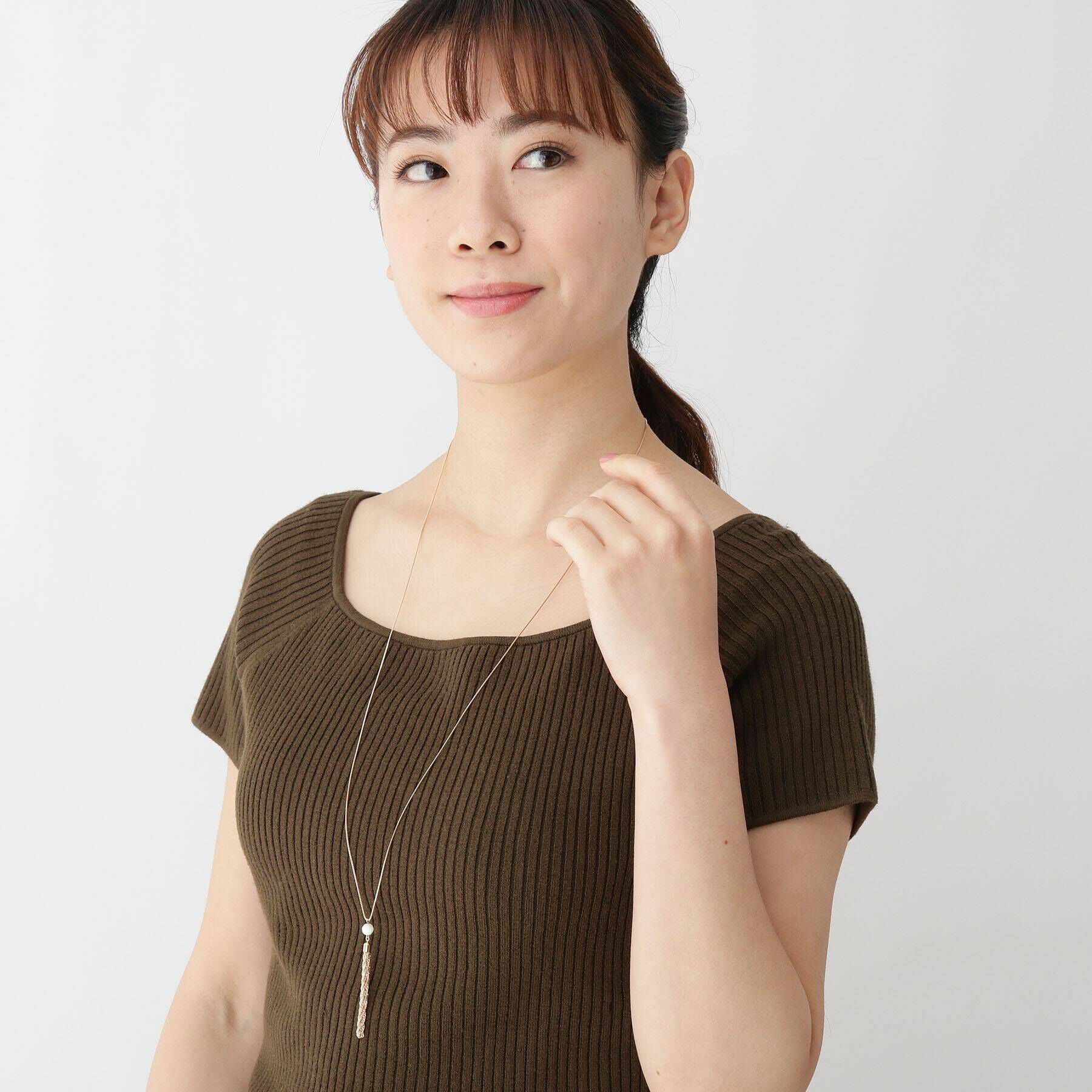 COCOSHNIK「K10カラーストーン（マザーオブパール）タッセル ネックレス」|ネックレス|