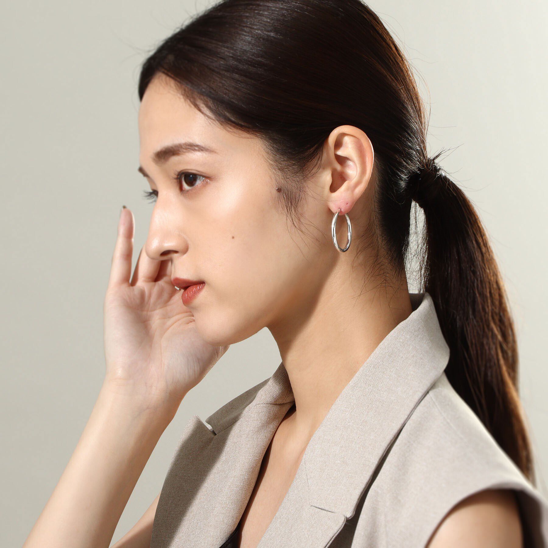 COCOSHNIK ONKITSCH「シルバー ホロウ フープピアスM」|ピアス|