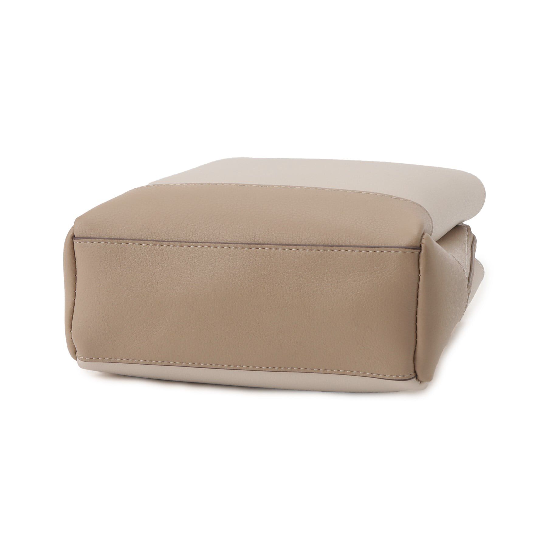 SHOO･LA･RUE「【軽量/大人カジュアル】 ふわっと軽い三層ショルダーバッグ」|ショルダー・メッセンジャー|