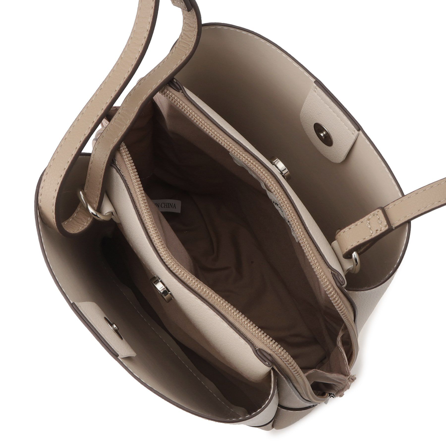 SHOO･LA･RUE「【軽量/大人カジュアル】 ふわっと軽い三層ショルダーバッグ」|ショルダー・メッセンジャー|