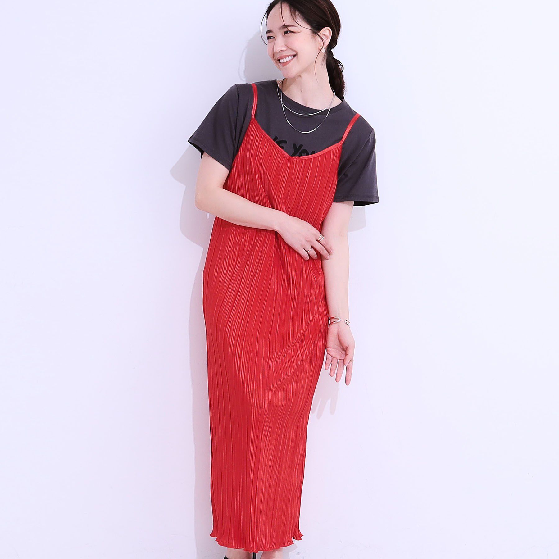 SHOO･LA･RUE「【S-LL】大人の楽ちんスタイルに プリーツキャミワンピース」|ワンピース|レッド(063)