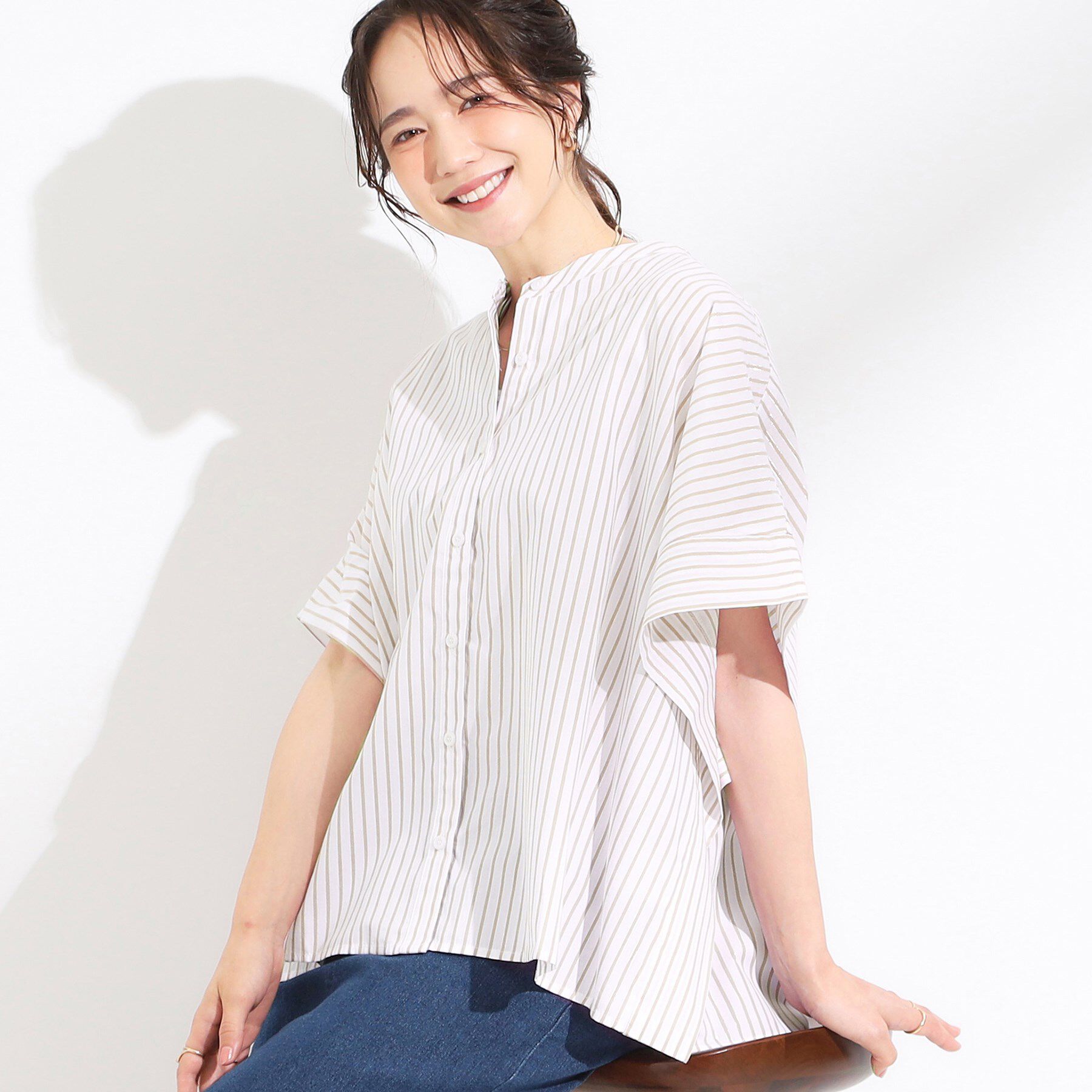 SHOO･LA･RUE「きれいめカジュアルに ラメストライプ ポンチョ風シャツ」|シャツ・ブラウス|ベージュ(352)