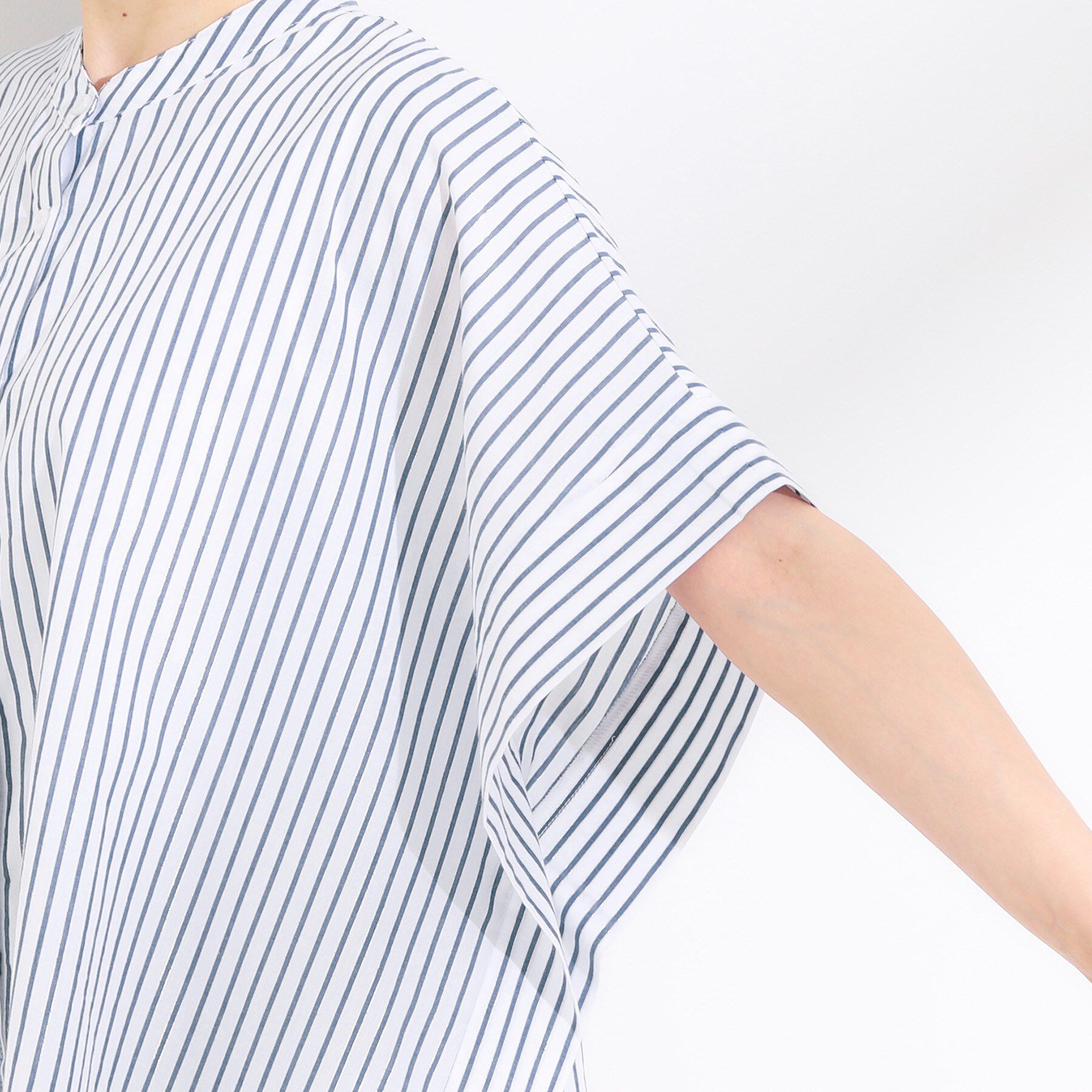 SHOO･LA･RUE「きれいめカジュアルに ラメストライプ ポンチョ風シャツ」|シャツ・ブラウス|