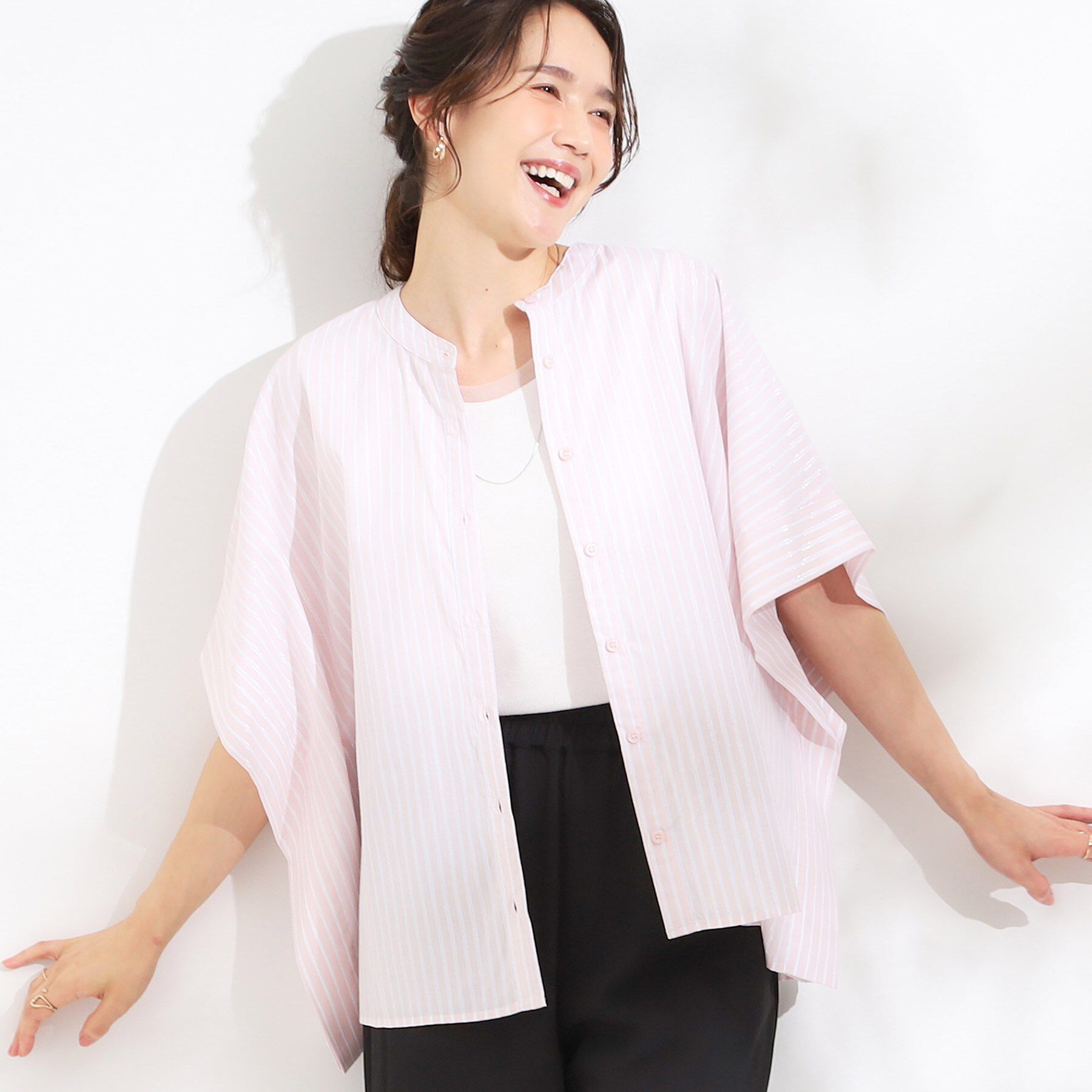 SHOO･LA･RUE「きれいめカジュアルに ラメストライプ ポンチョ風シャツ」|シャツ・ブラウス|ライトピンク(370