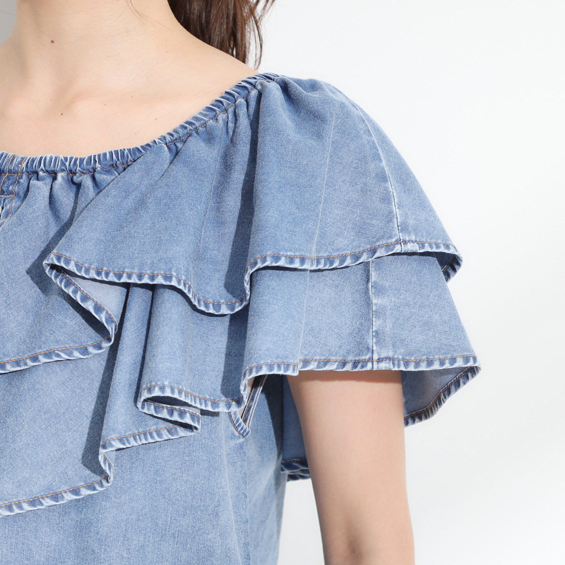 SHOO･LA･RUE「【セットアップ可/前後2WAY/オフショル2WAY】着こなしを楽しめる デニムフリルブラウス」|シャツ・ブラウス|