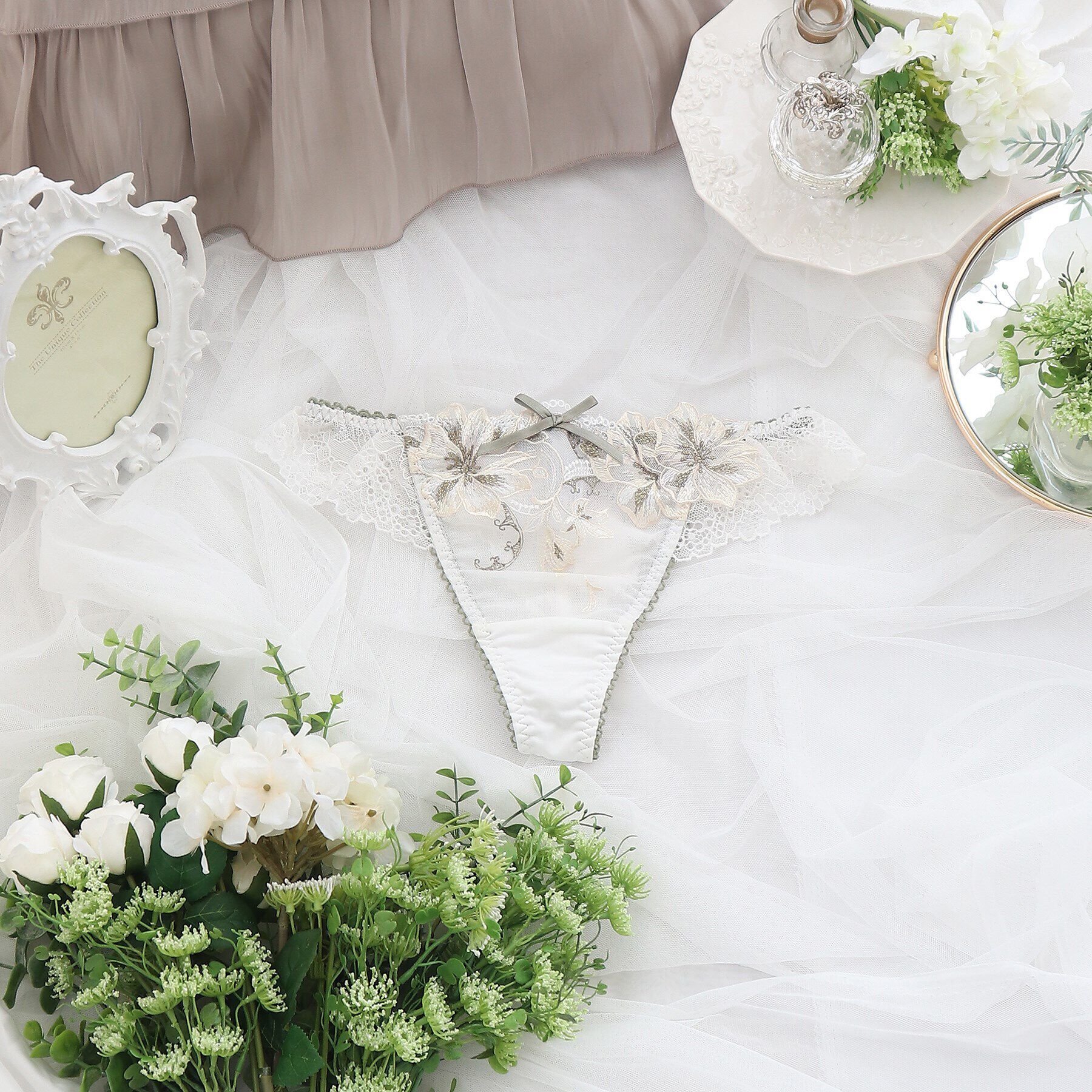 Risa Magli「フュシア Tバックショーツ」|インナー|アイボリー(004)