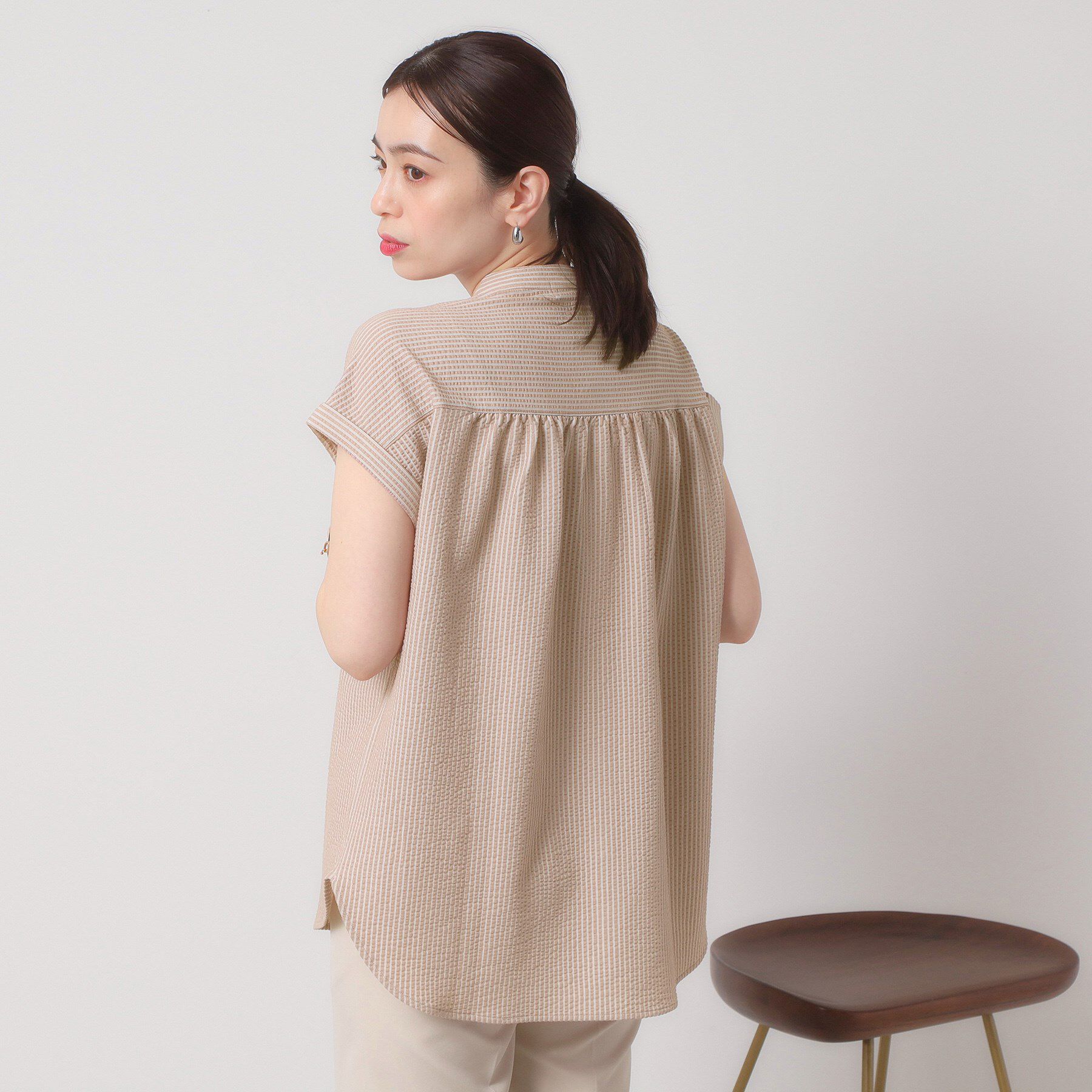 ITS&rsquo;DEMO「【洗濯機OK／洗濯後しわになりにくい】カットサッカー前開きプルオーバー」|シャツ・ブラウス|