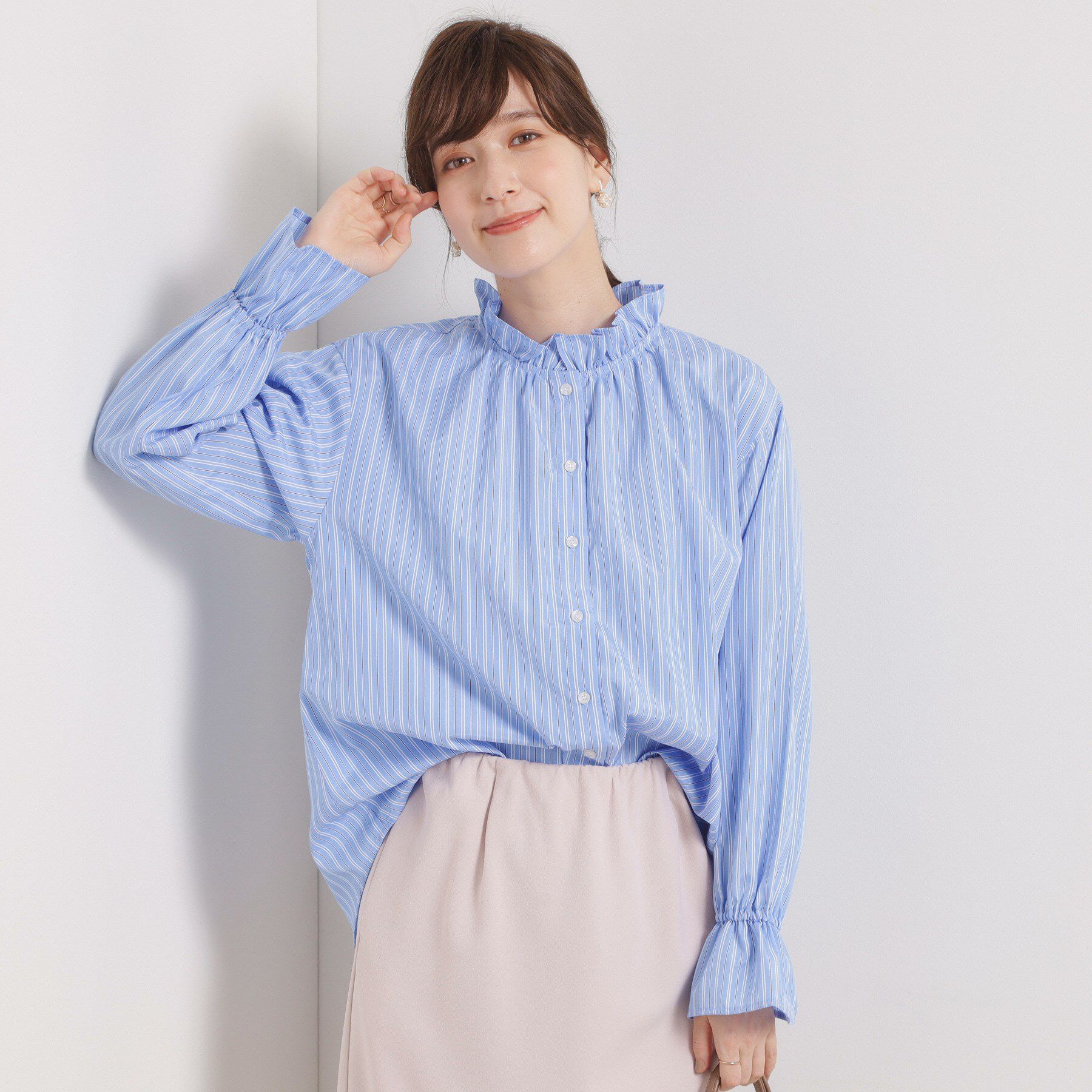 ITS&rsquo;DEMO「【洗濯機OK】スタンドフリルブラウス」|シャツ・ブラウス|ブルー(391)