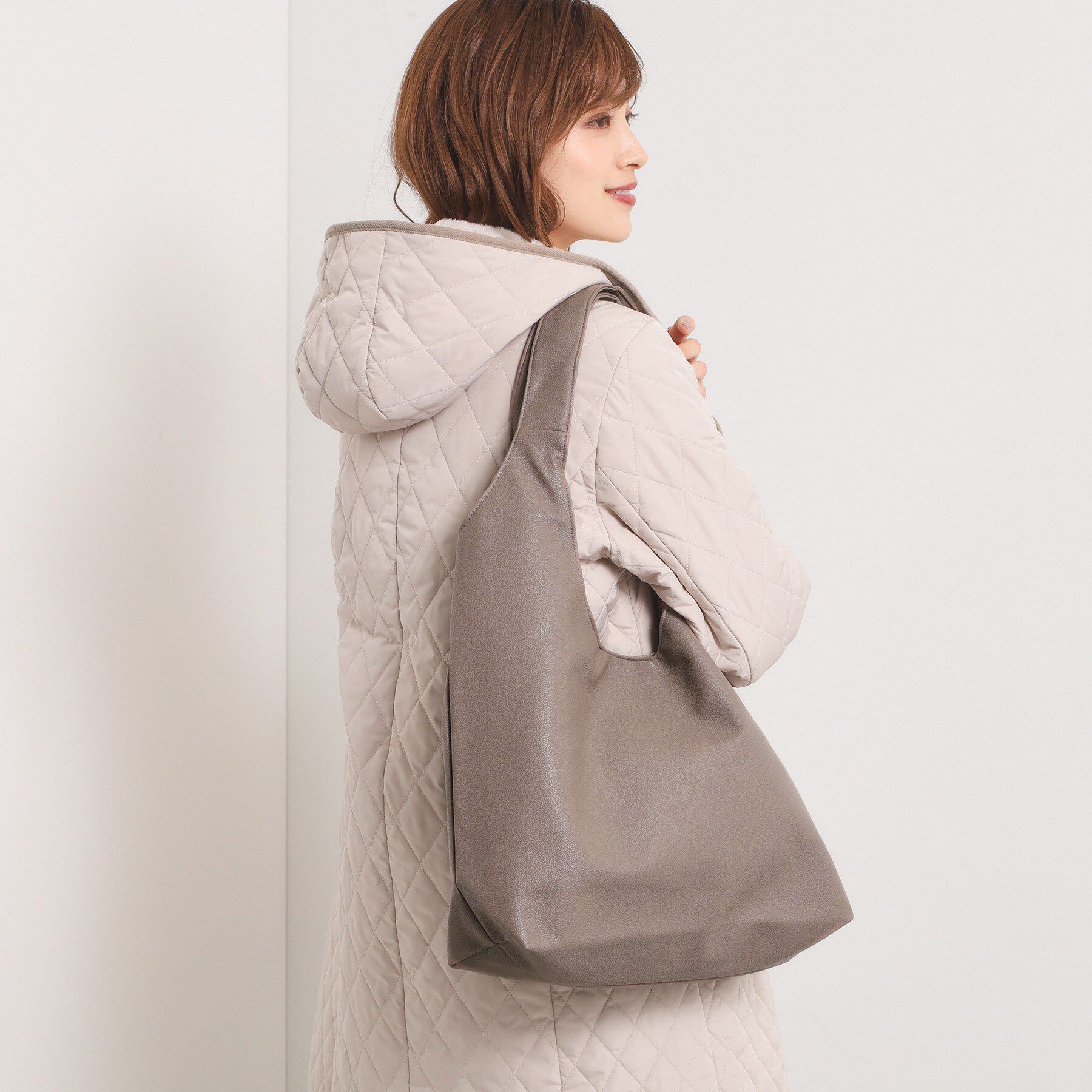 ITS&rsquo;DEMO「【A4対応】ソフトラウンド肩かるトート」|トートバッグ|